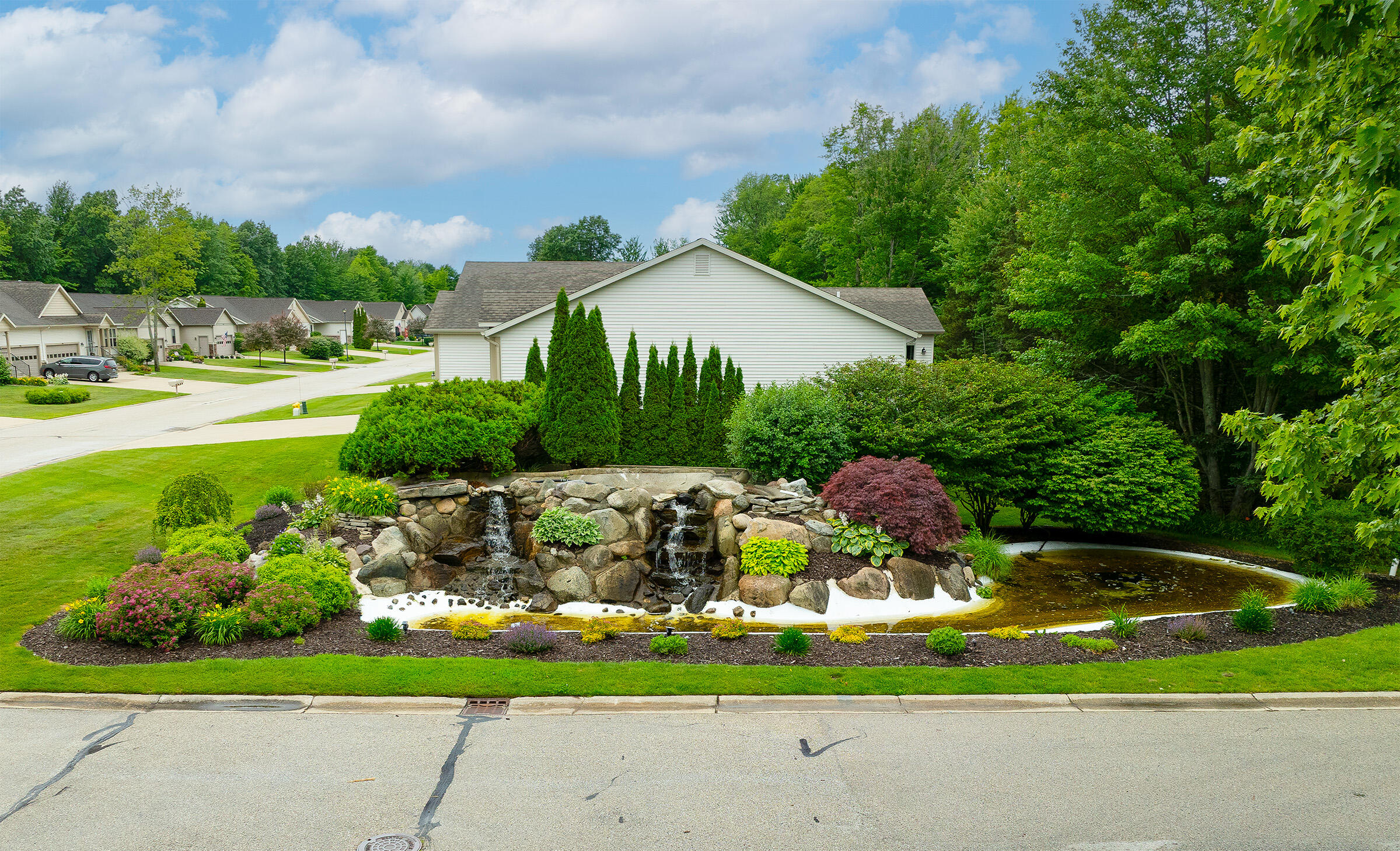 907 N Sandalwood Circle Muskegon MI 49441