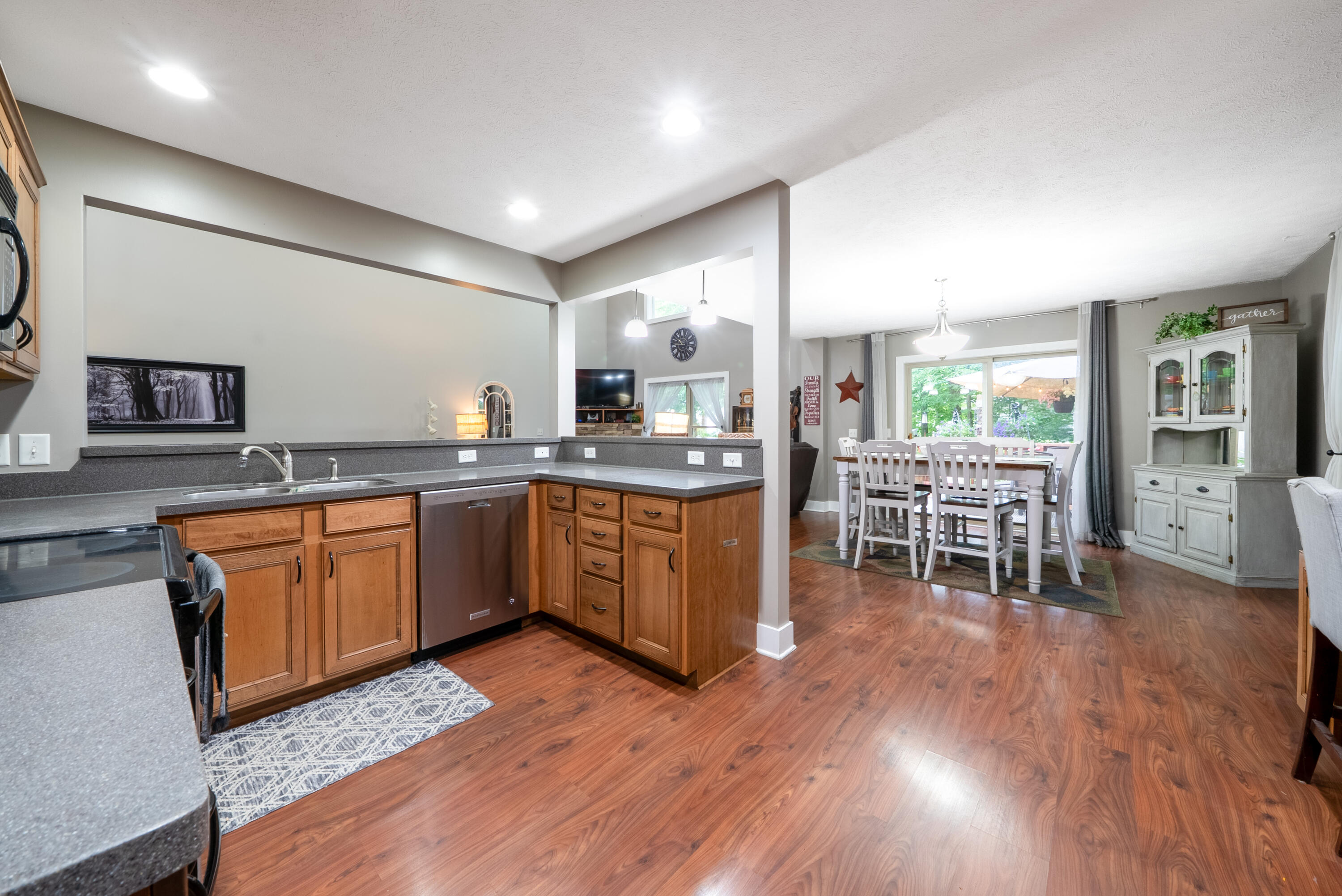 907 N Sandalwood Circle Muskegon MI 49441