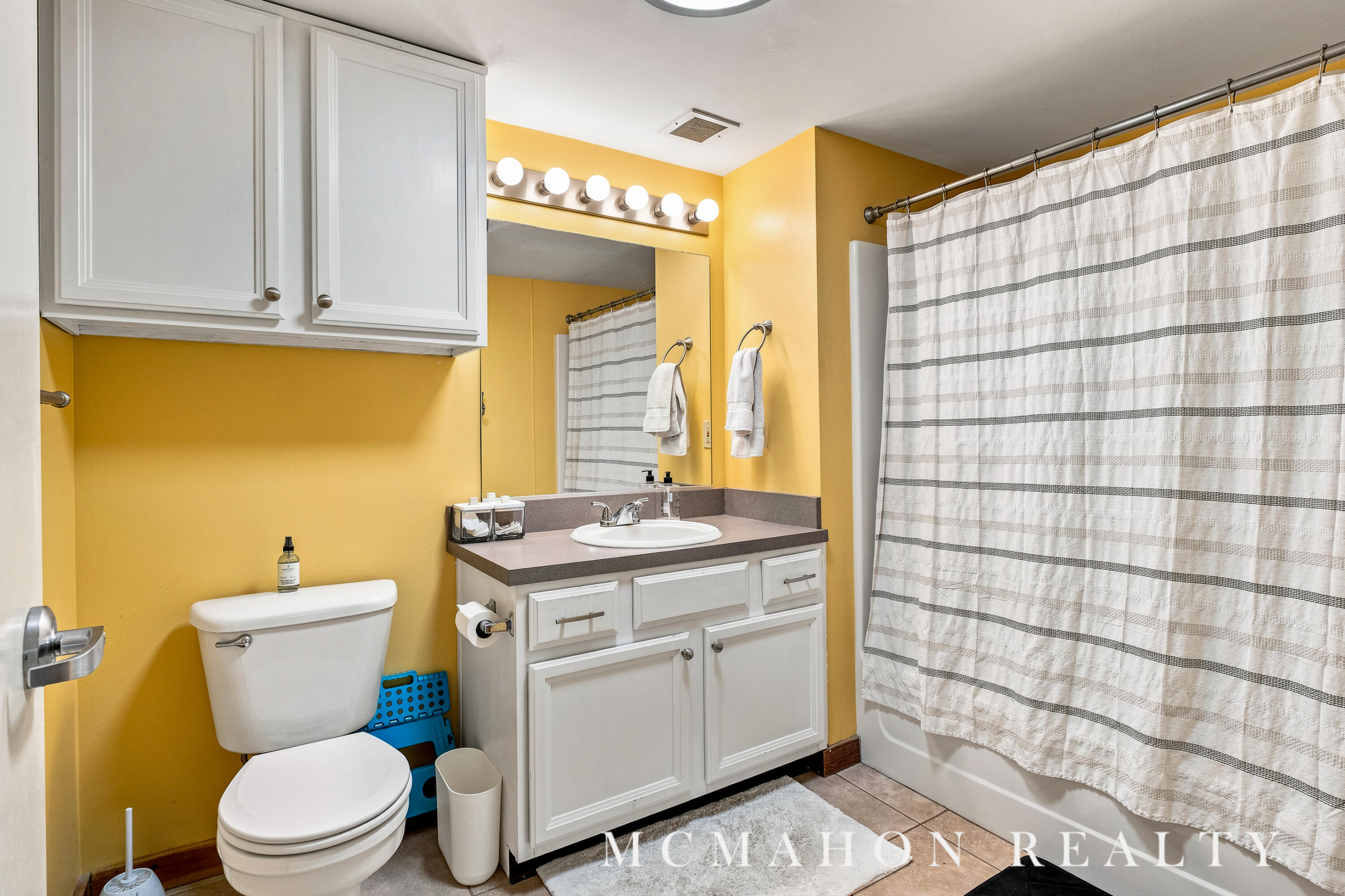 940 Monroe Avenue NW Grand Rapids MI 49503