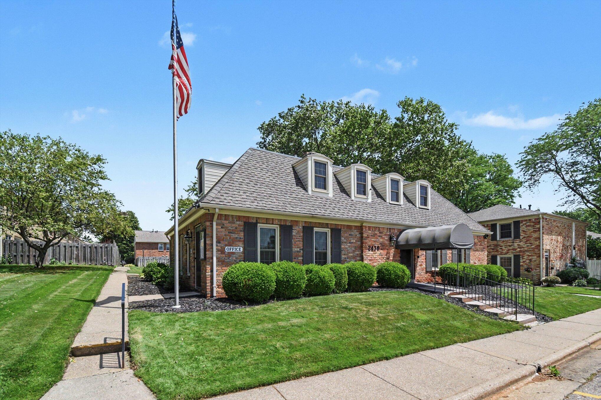 2421 Abbington Drive SE Grand Rapids MI 49506