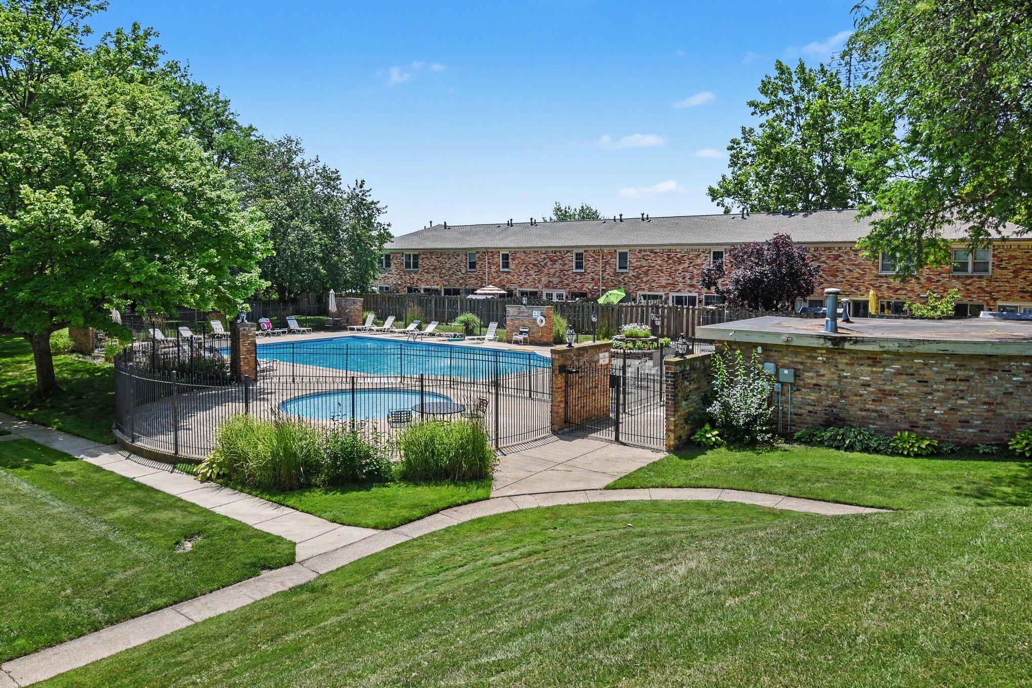 2421 Abbington Drive SE Grand Rapids MI 49506