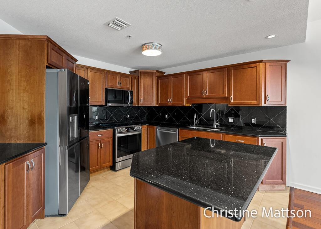 2964 Lakeshore Drive Muskegon MI 49441