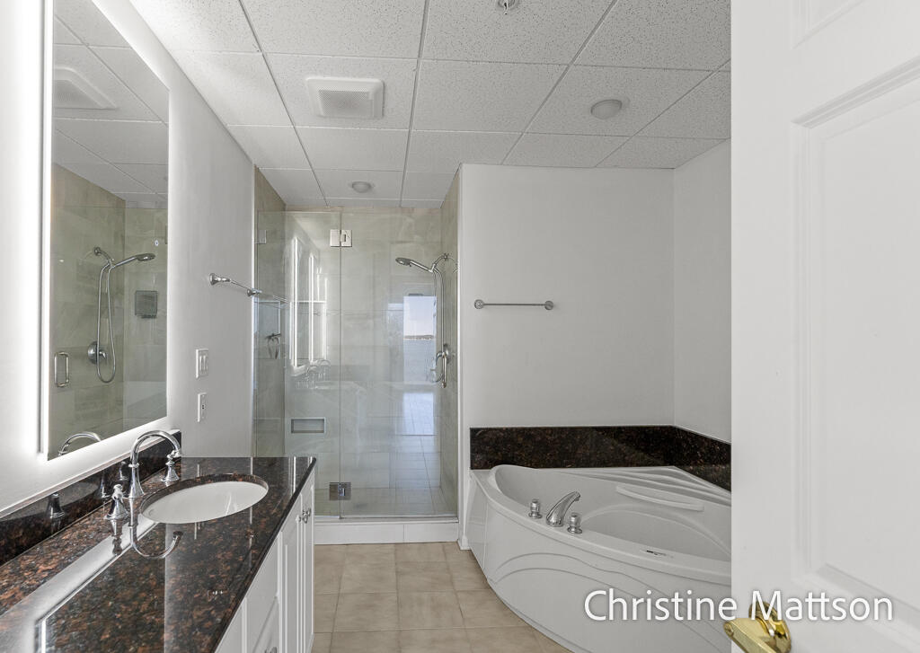 2964 Lakeshore Drive Muskegon MI 49441