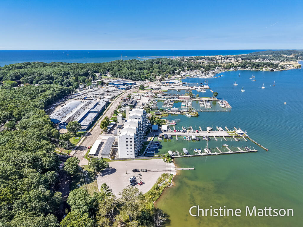 2964 Lakeshore Drive Muskegon MI 49441