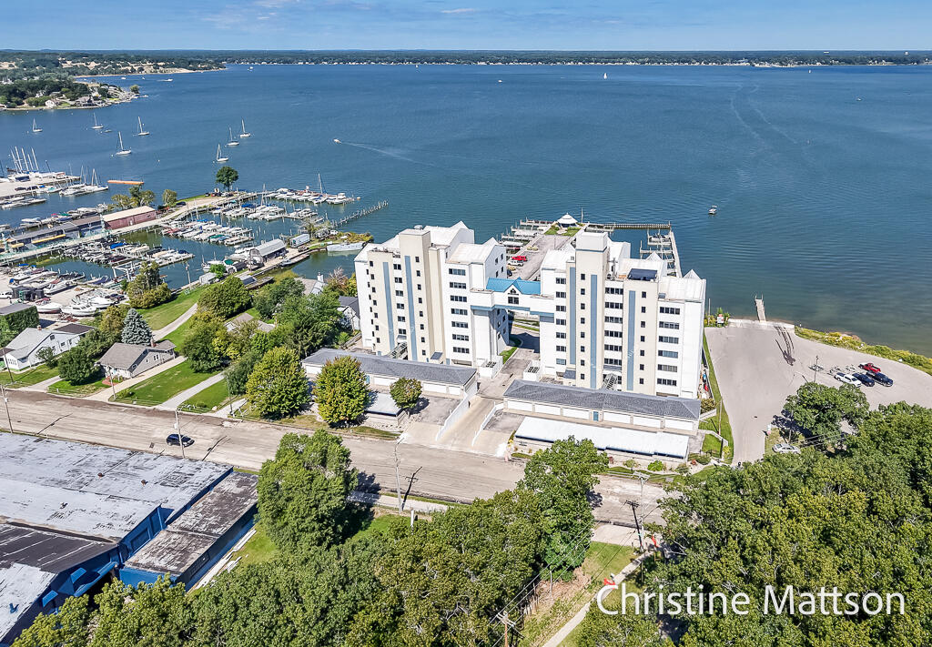 2964 Lakeshore Drive Muskegon MI 49441
