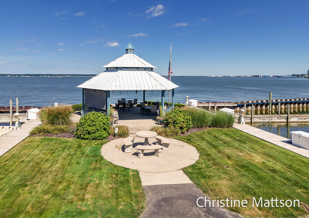 2964 Lakeshore Drive Muskegon MI 49441