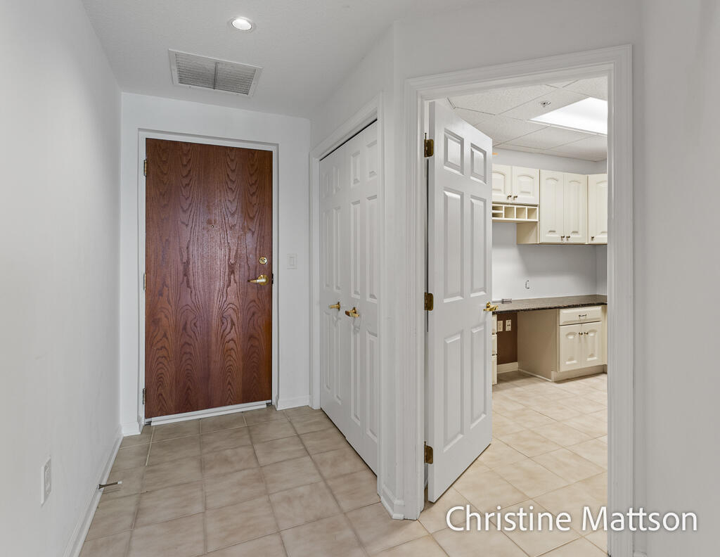 2964 Lakeshore Drive Muskegon MI 49441
