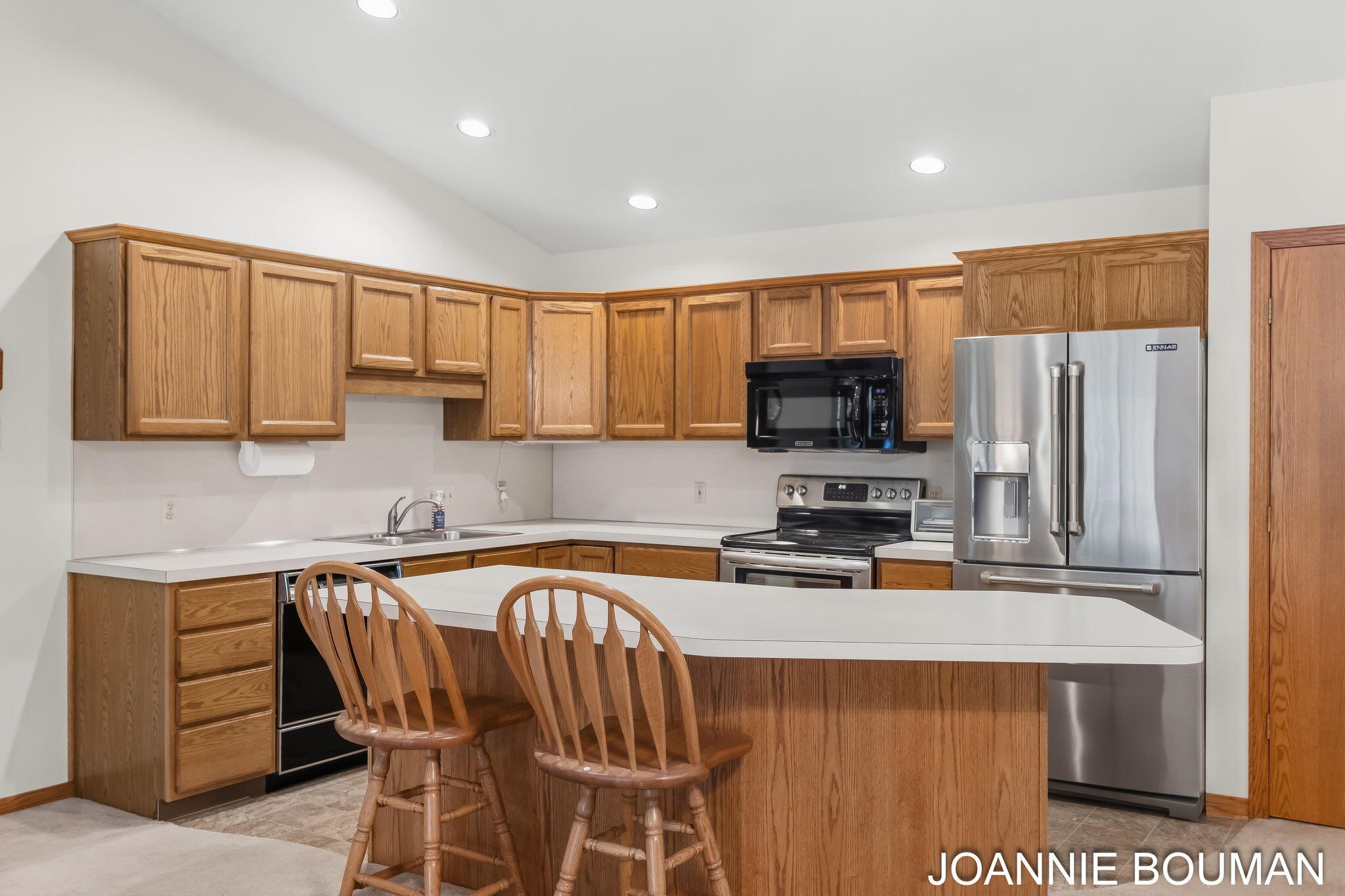 1963 Lakeview Drive Zeeland MI 49464