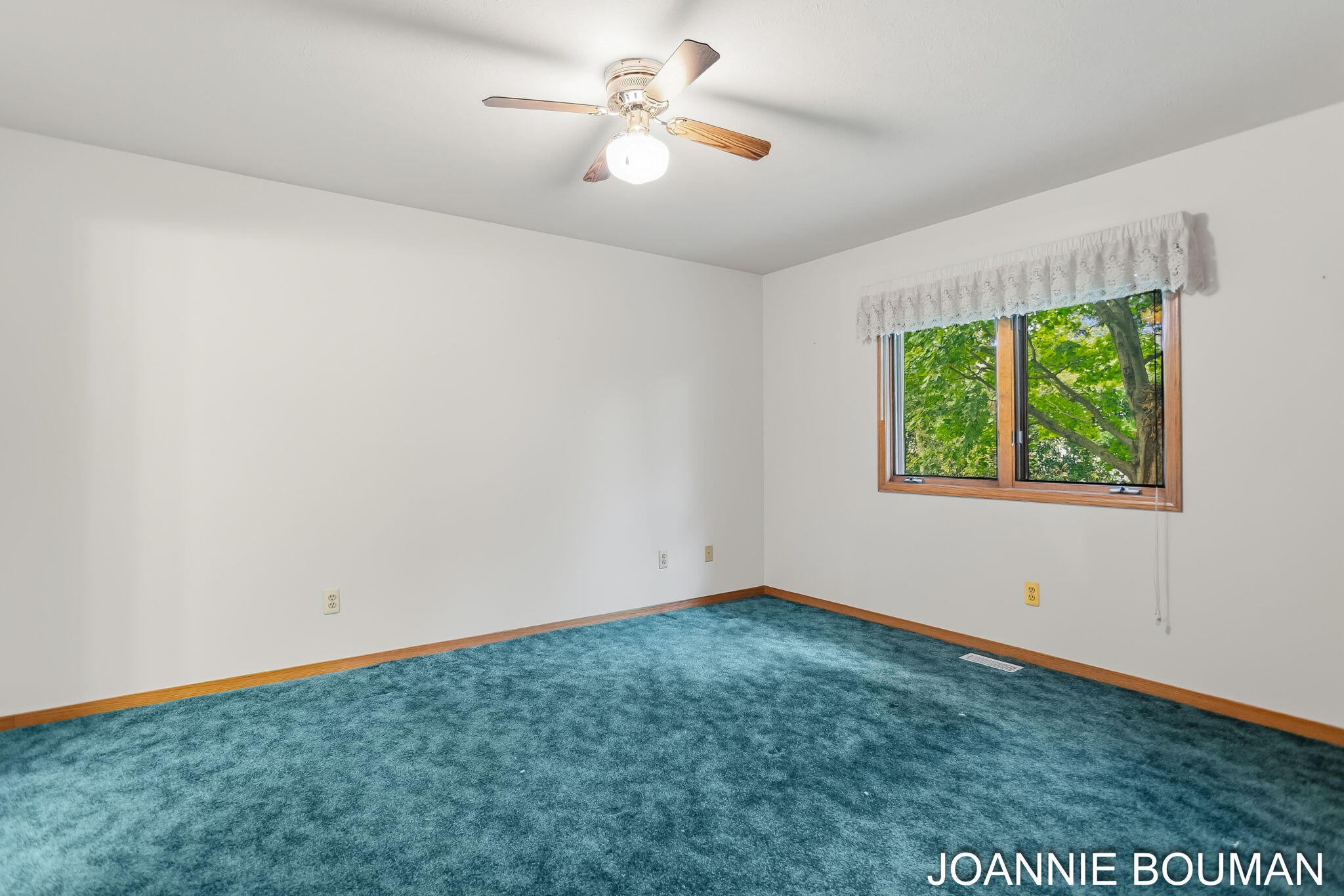 1963 Lakeview Drive Zeeland MI 49464