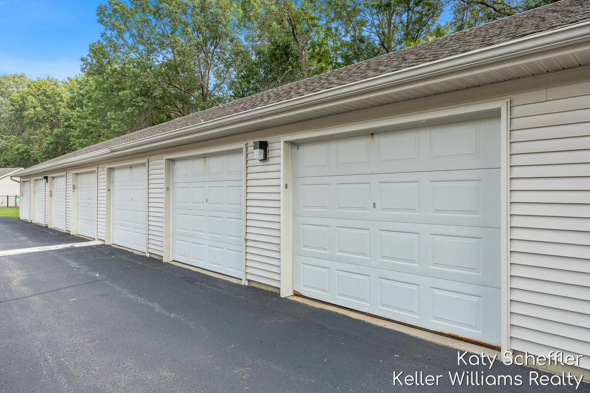 12265 S Crystal Waters Drive Holland MI 49424