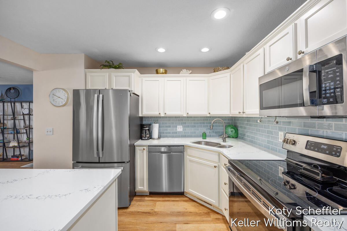 12265 S Crystal Waters Drive Holland MI 49424