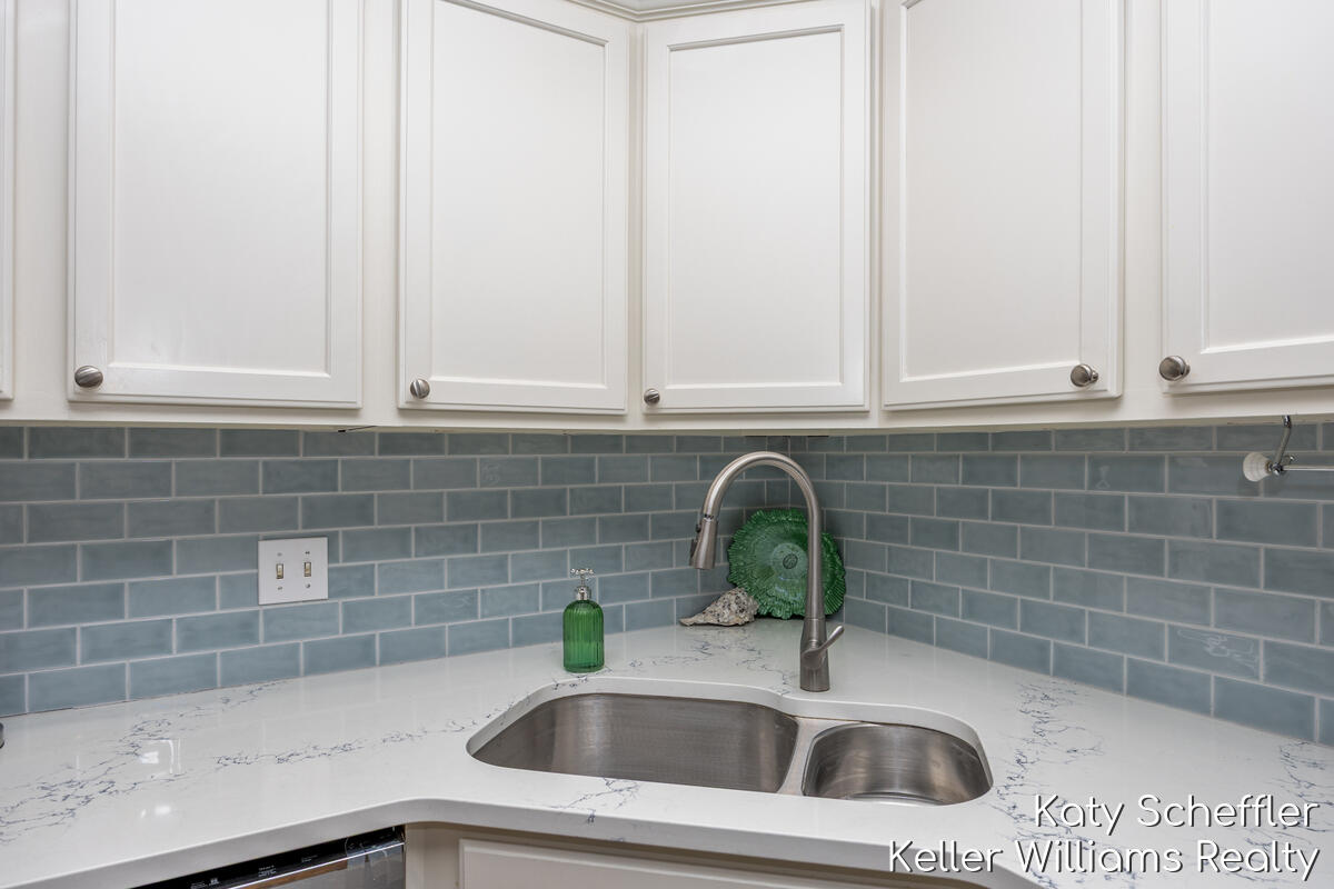 12265 S Crystal Waters Drive Holland MI 49424
