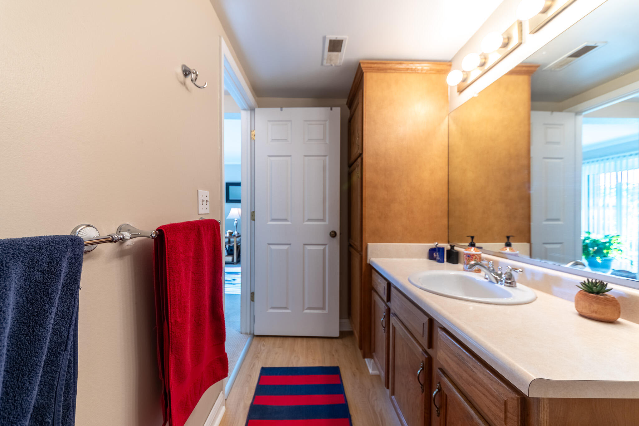 3392 Devonwood Hills NE Grand Rapids MI 49525