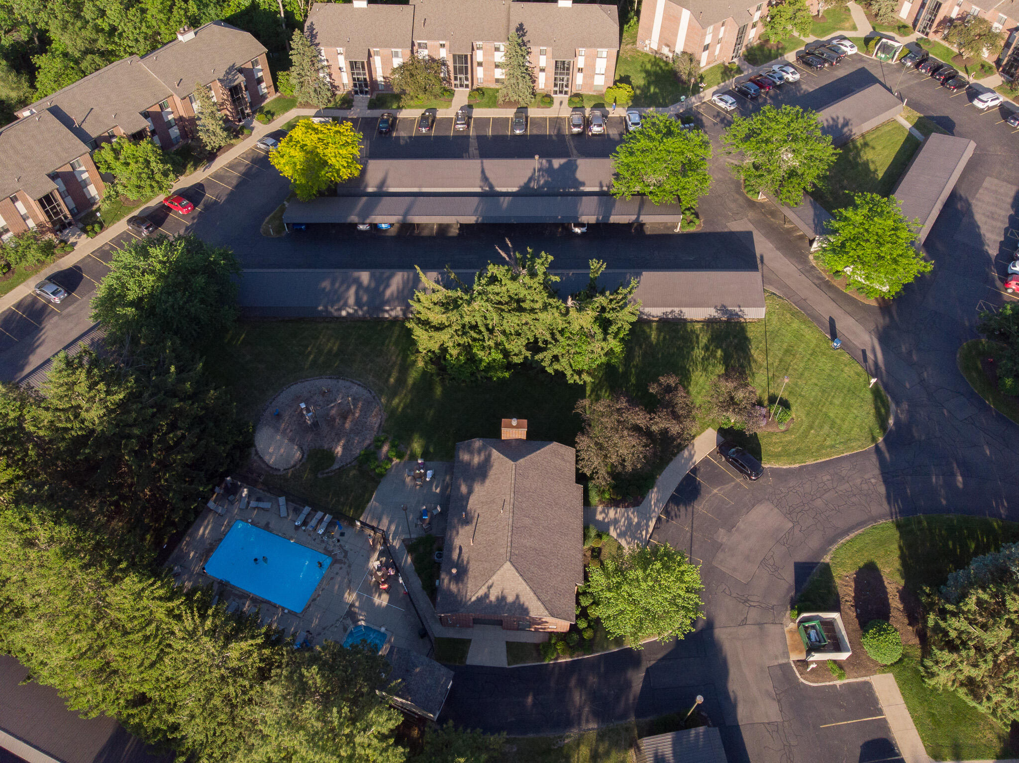 3392 Devonwood Hills NE Grand Rapids MI 49525
