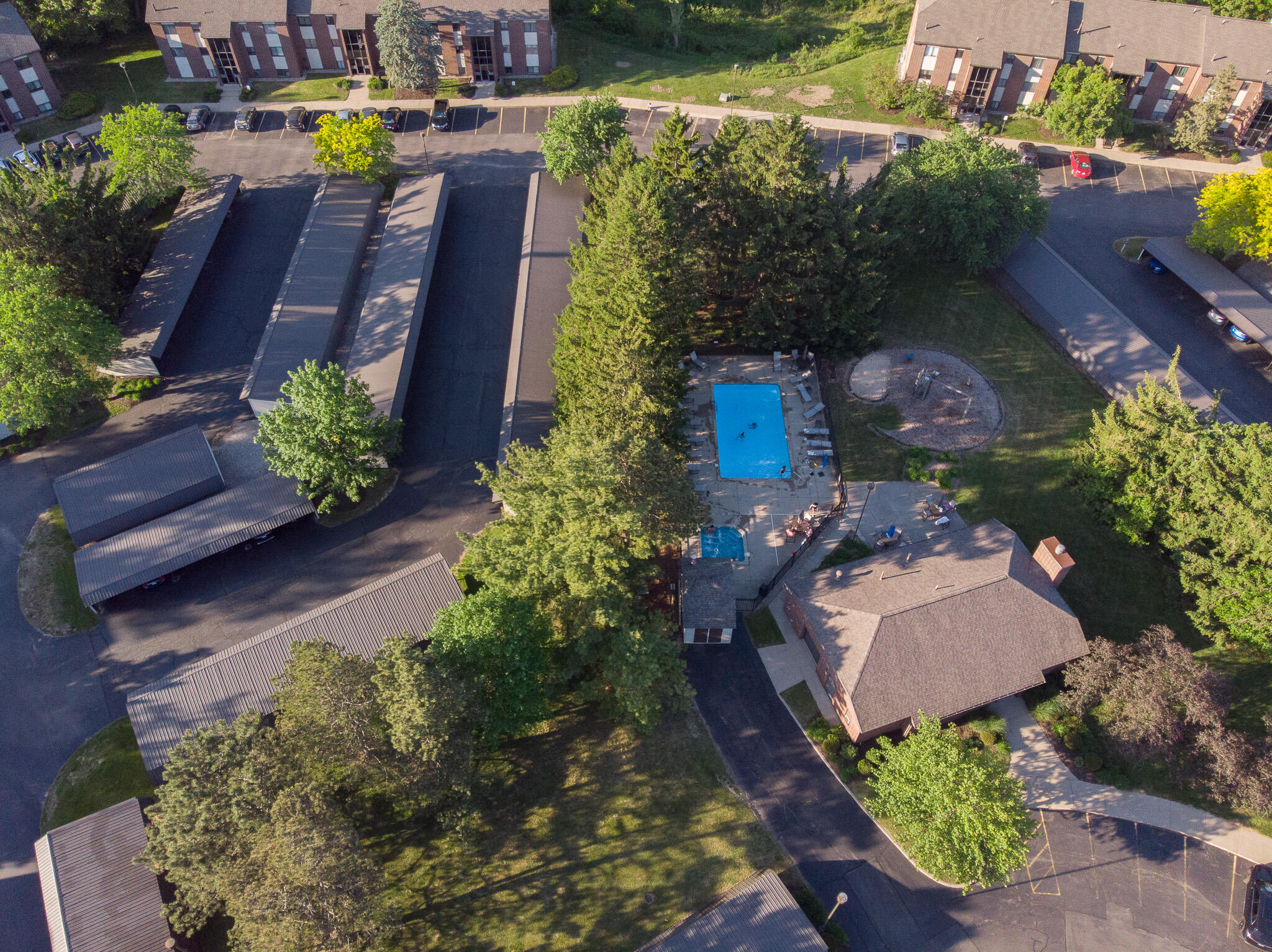 3392 Devonwood Hills NE Grand Rapids MI 49525