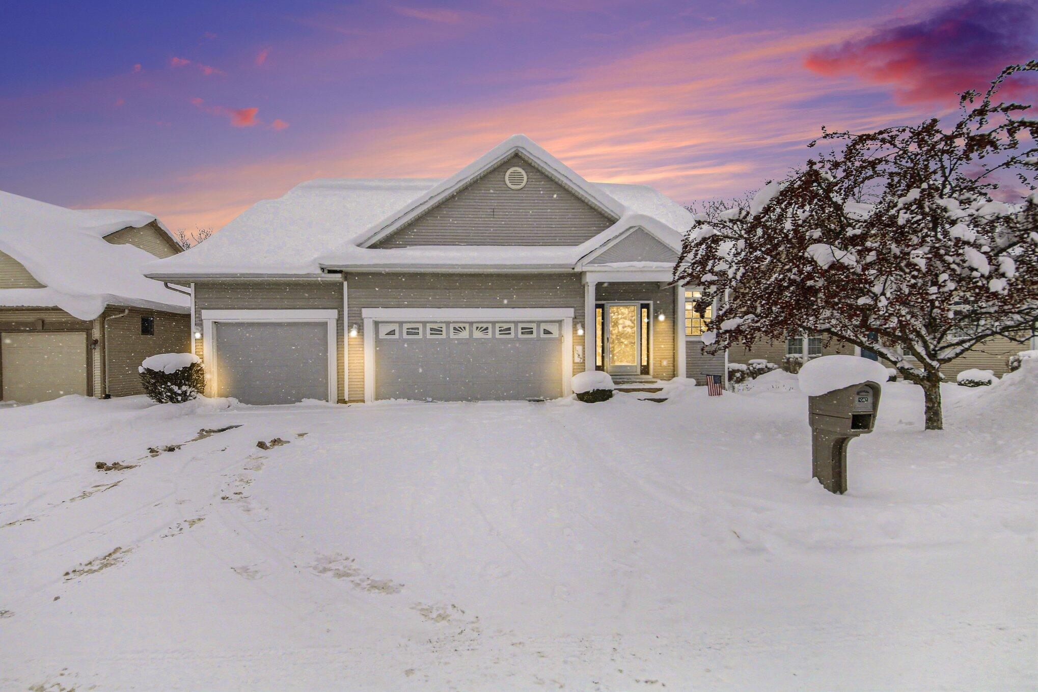 1087 Barrington NW Grand Rapids MI 49534