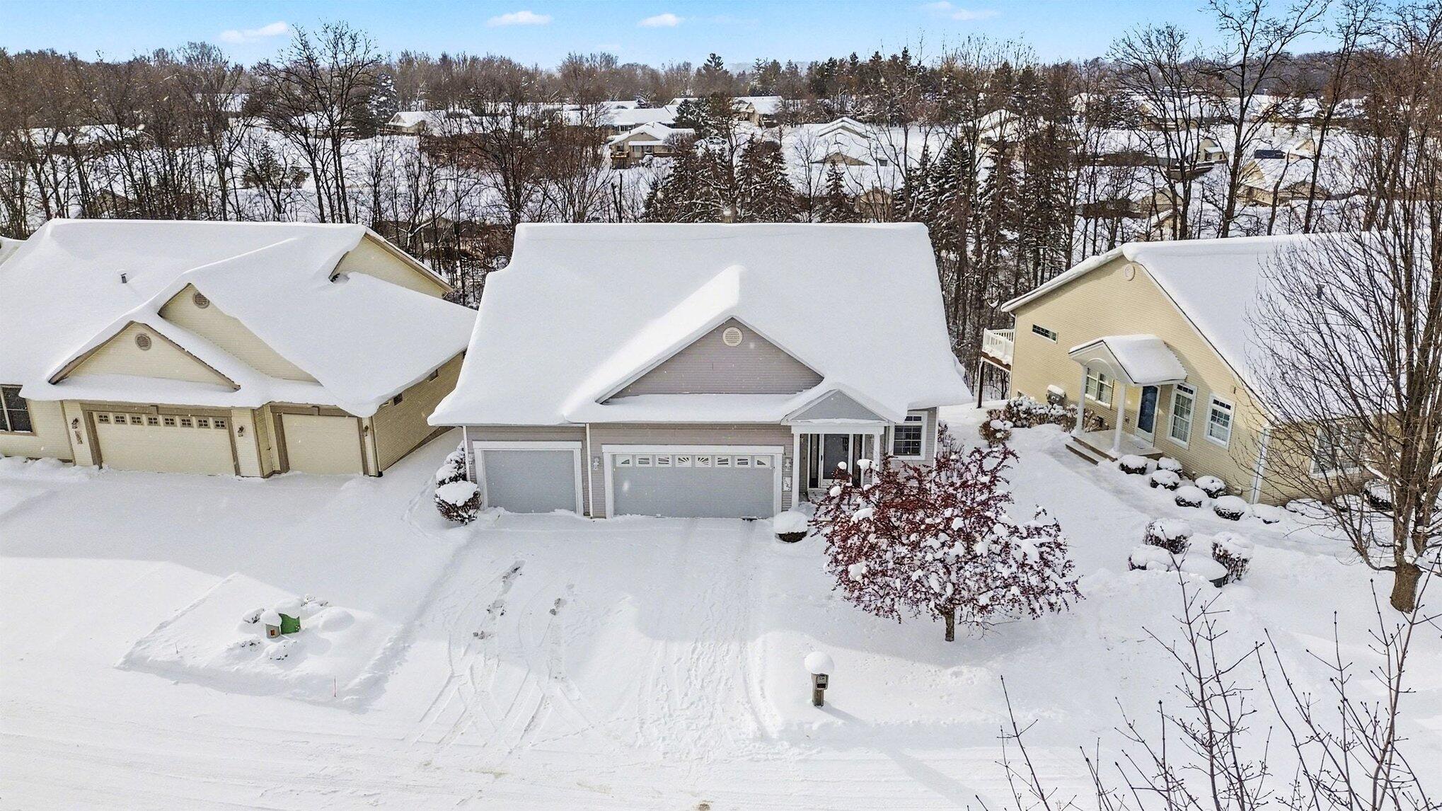 1087 Barrington NW Grand Rapids MI 49534