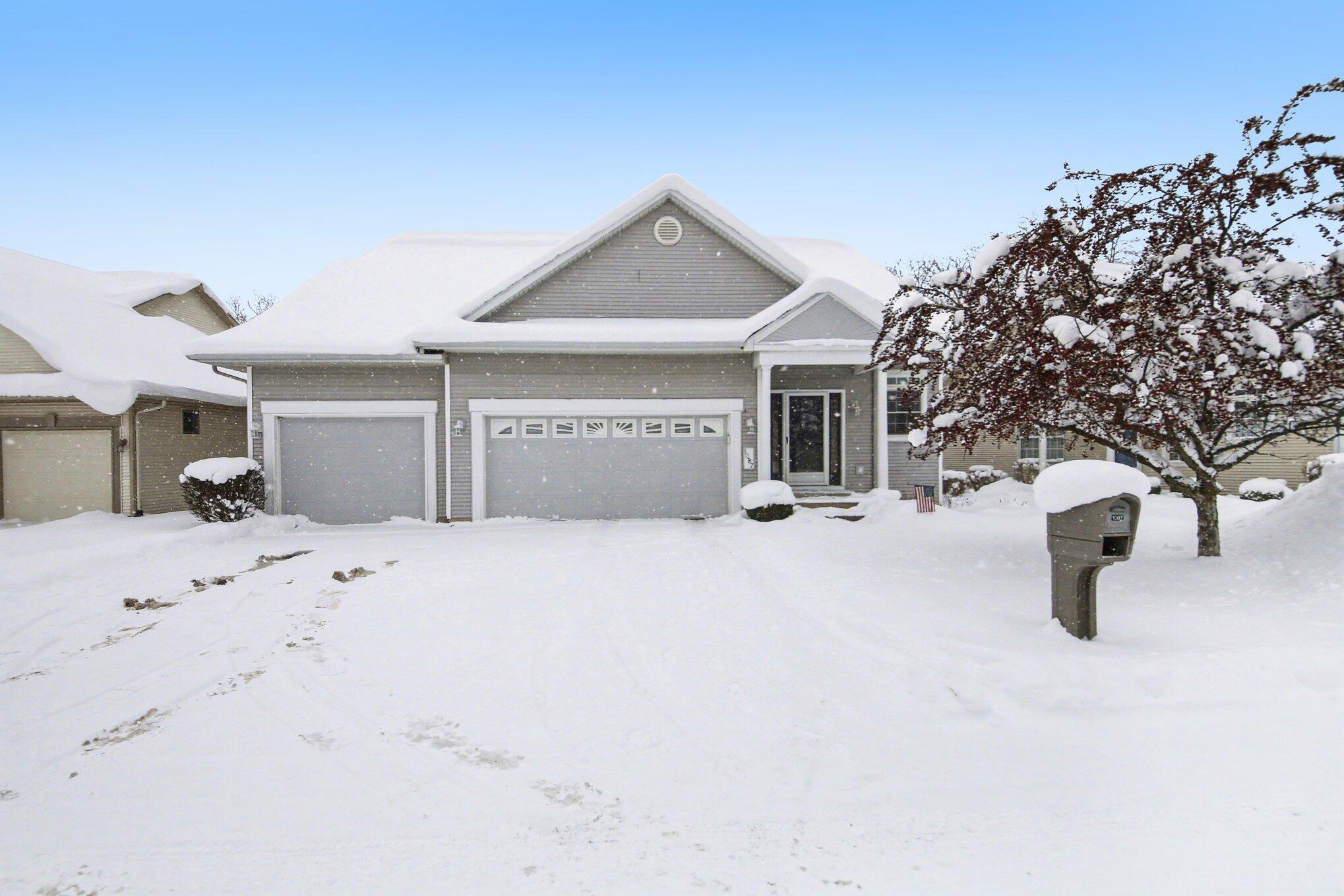 1087 Barrington NW Grand Rapids MI 49534