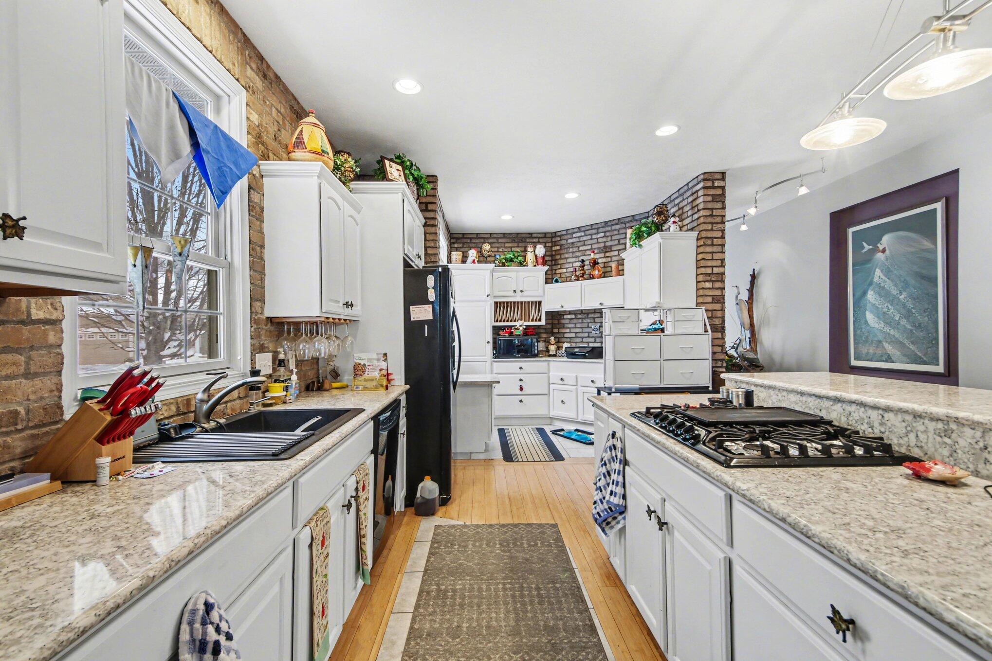 1087 Barrington NW Grand Rapids MI 49534