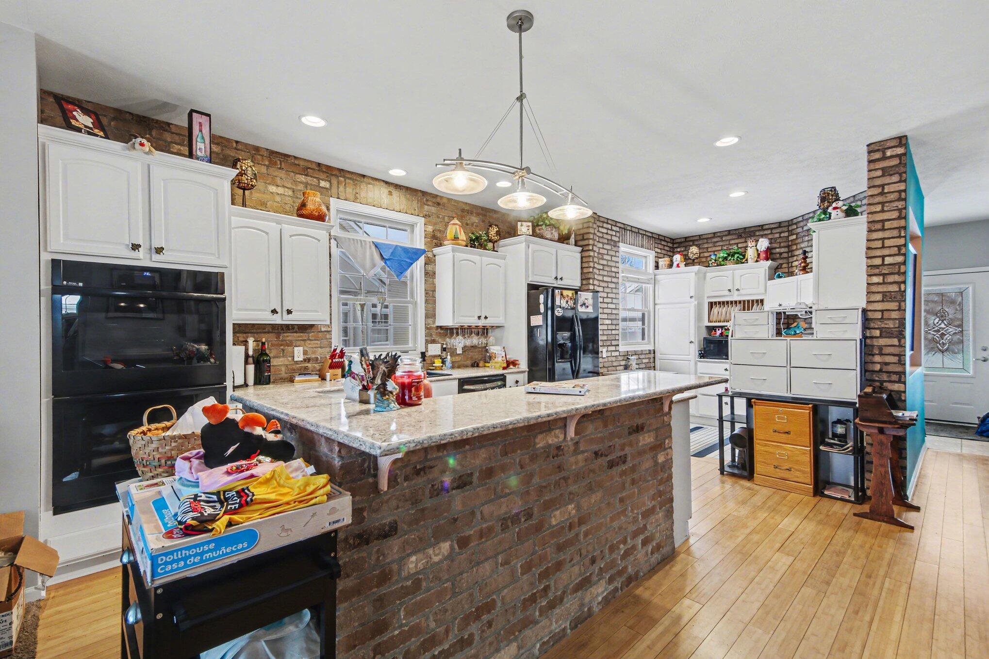 1087 Barrington NW Grand Rapids MI 49534