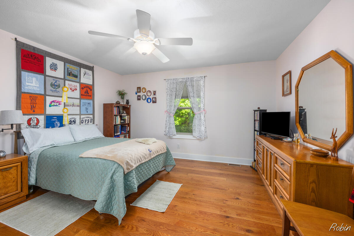 12260 Aleigha Drive NW Grand Rapids MI 49534