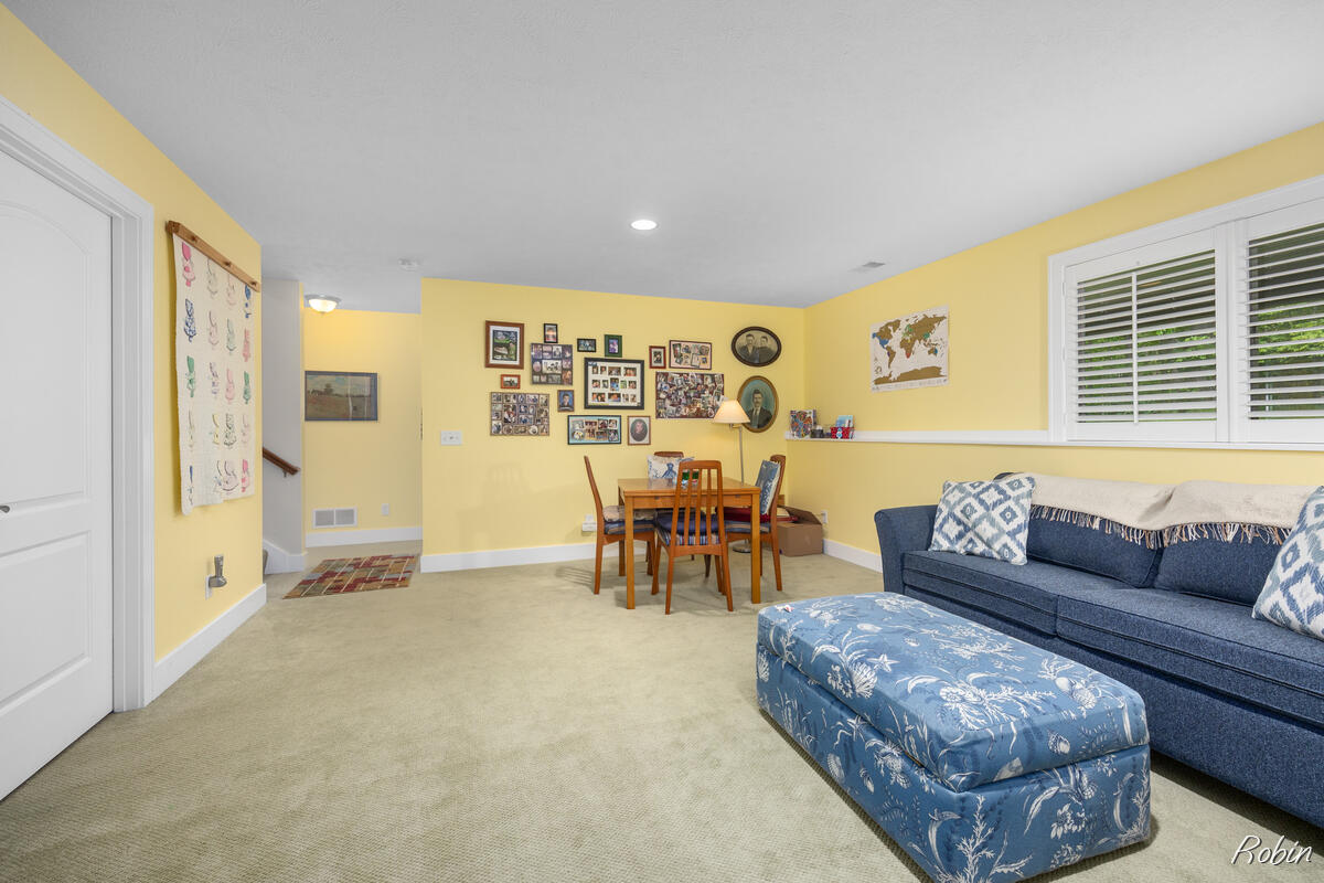 12260 Aleigha Drive NW Grand Rapids MI 49534