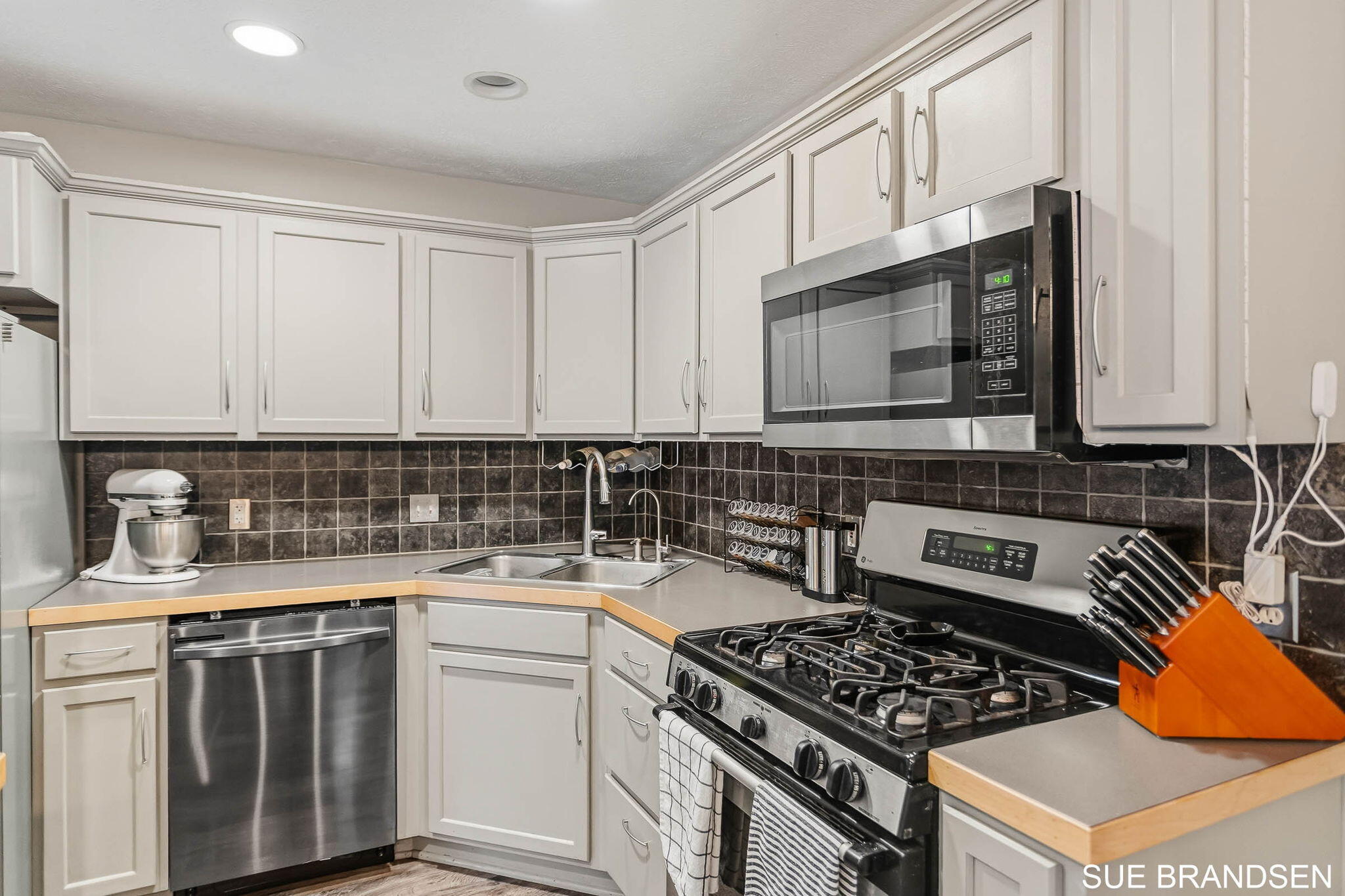 3122 W Crystal Waters Drive Holland MI 49424