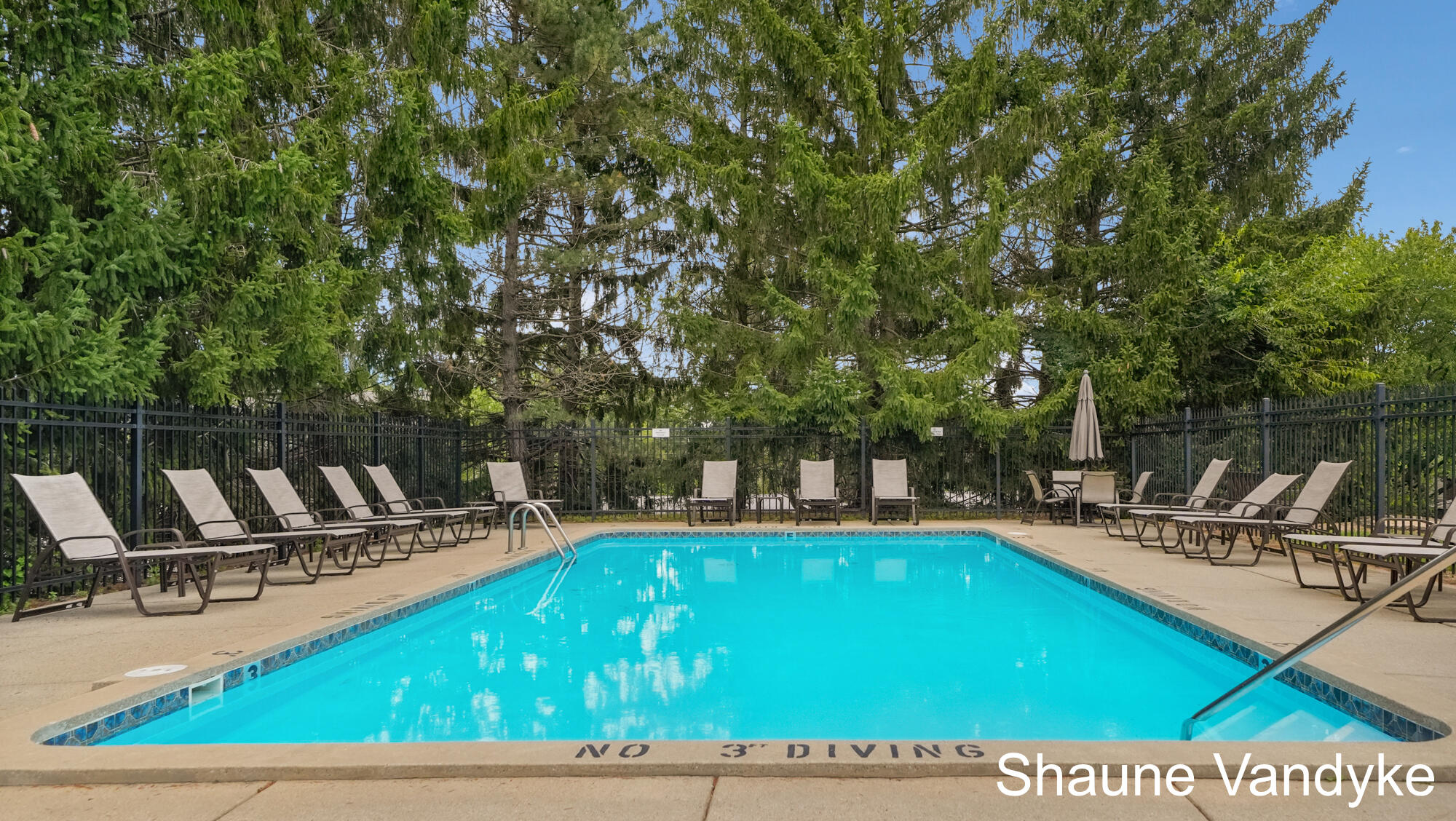 3400 Devonwood Hills NE Grand Rapids MI 49525