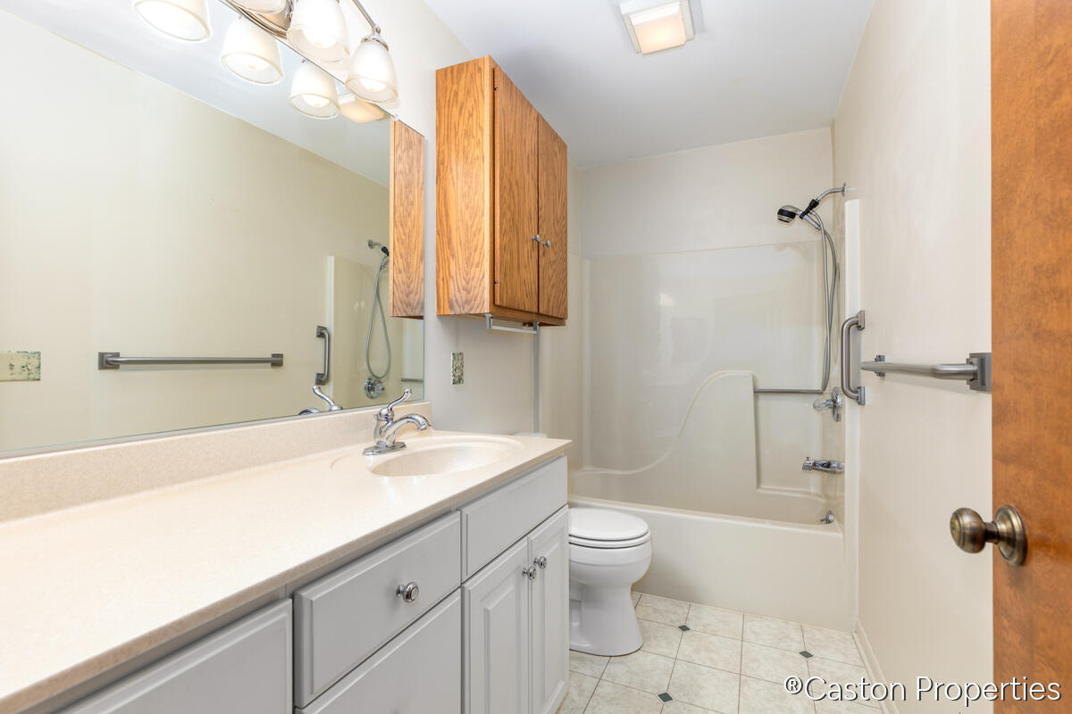 642 Bradford Place NE Grand Rapids MI 49525