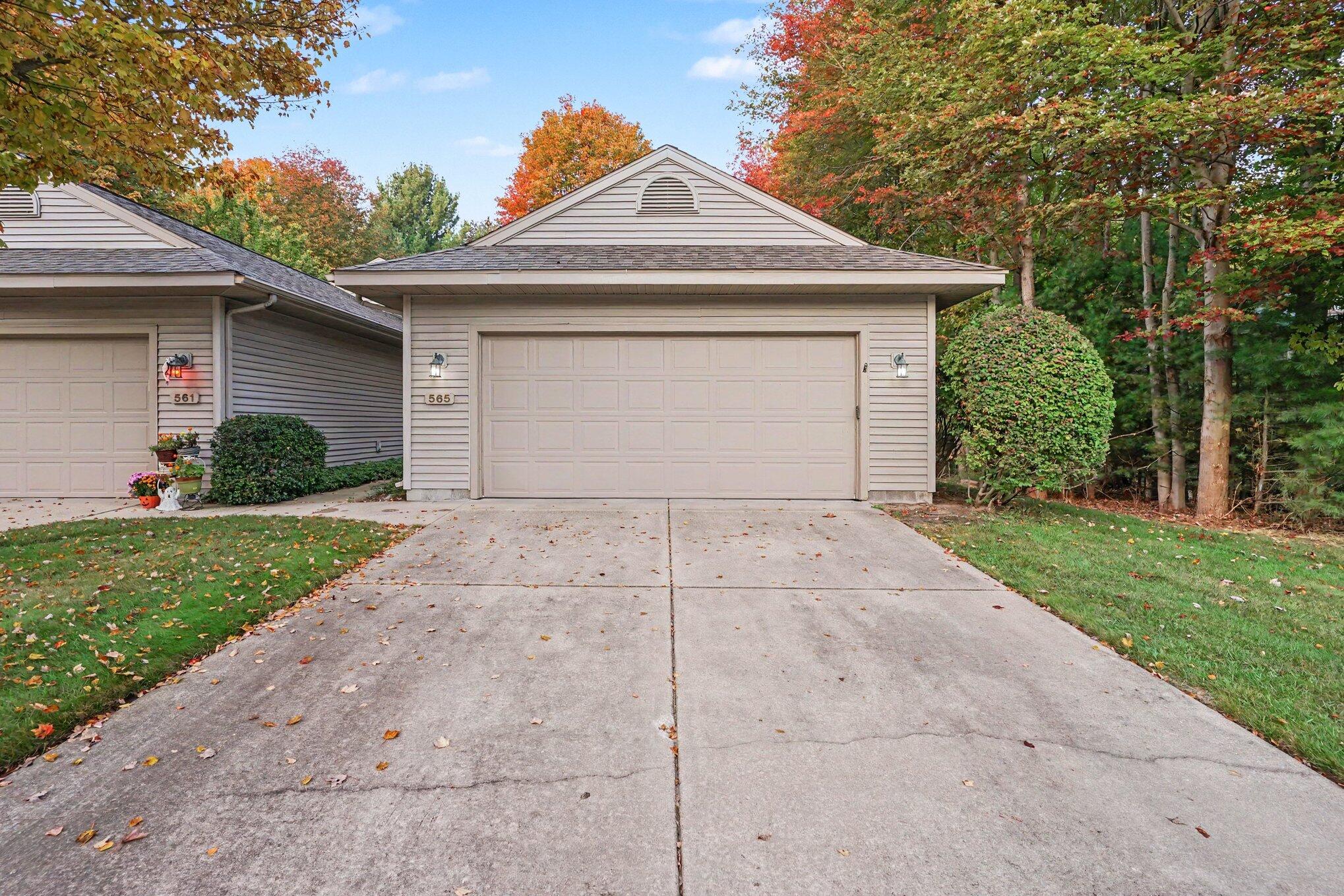 565 Tournament Circle Norton Shores MI 49444