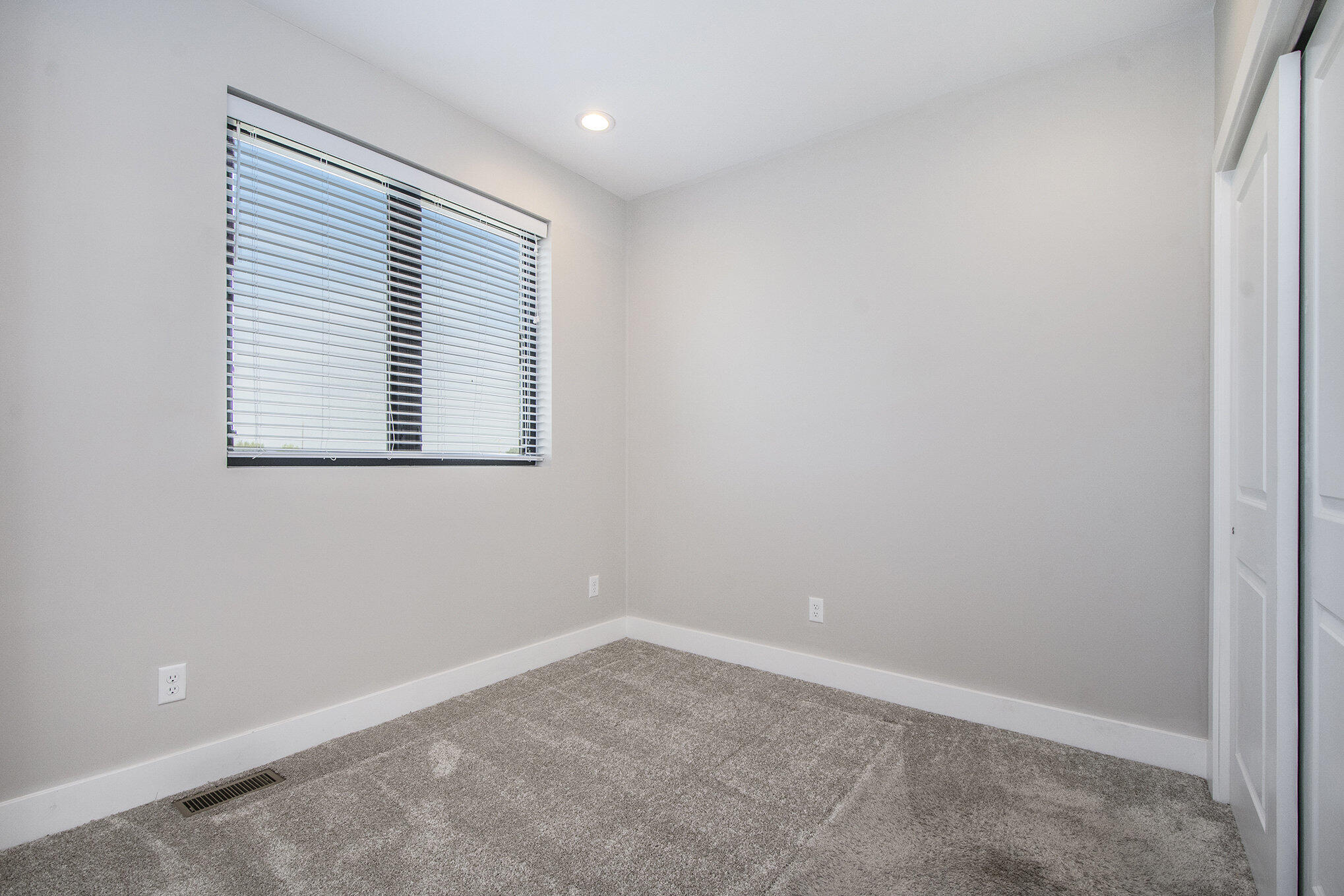 6015 Port View Drive SE Grand Rapids MI 49512