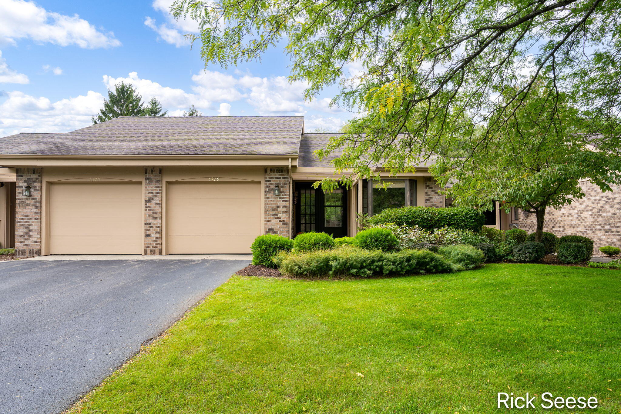 1379 Suncrest Drive NE Grand Rapids MI 49525