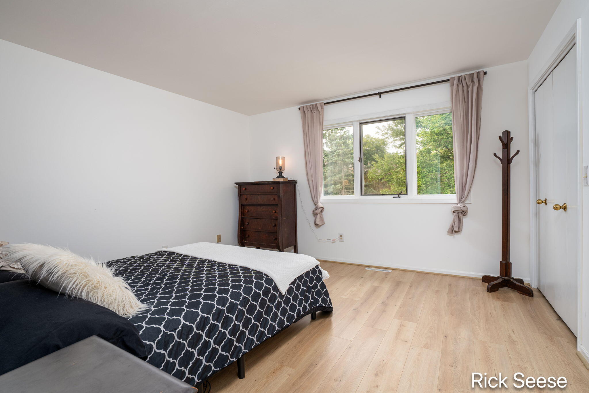 1379 Suncrest Drive NE Grand Rapids MI 49525