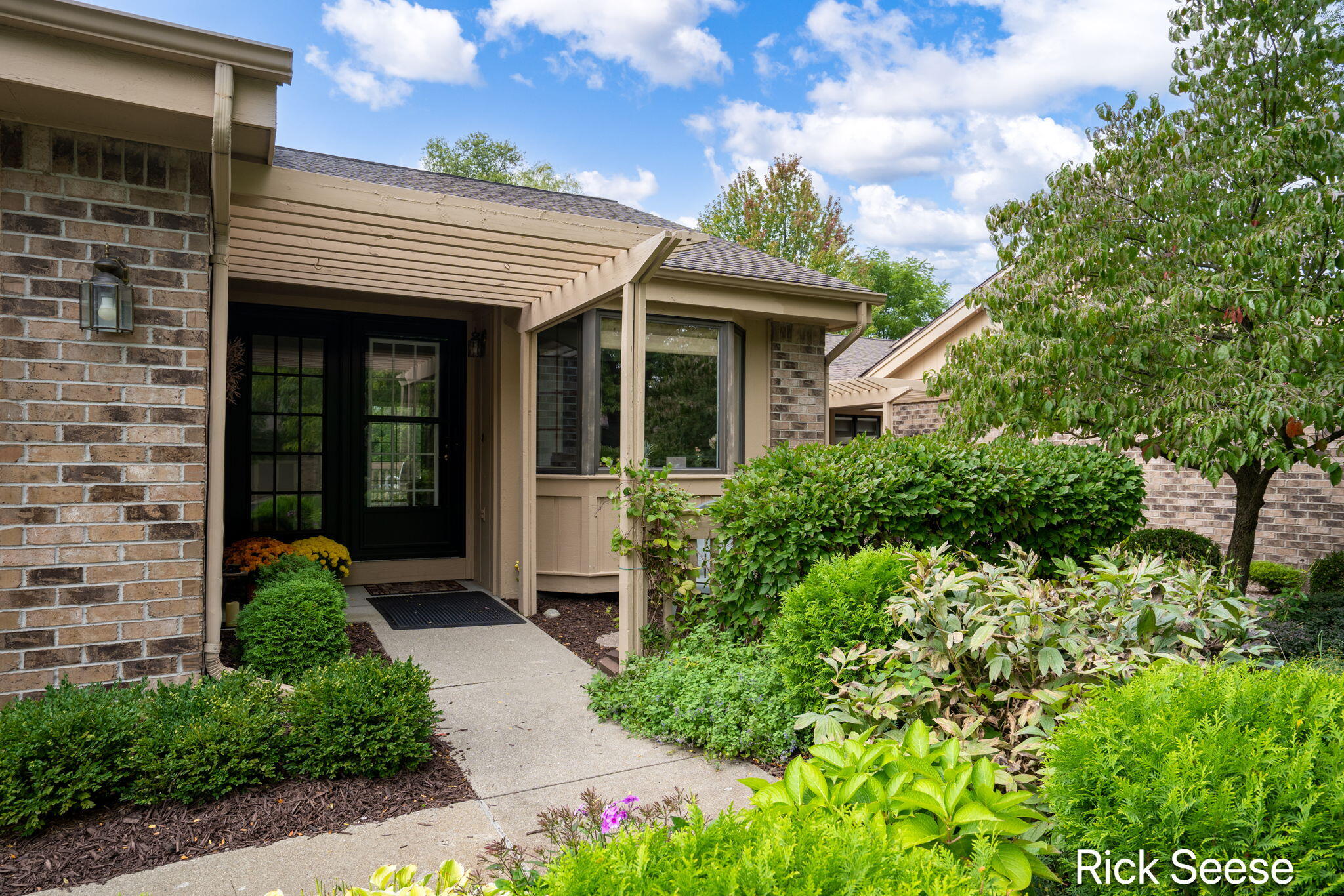 1379 Suncrest Drive NE Grand Rapids MI 49525