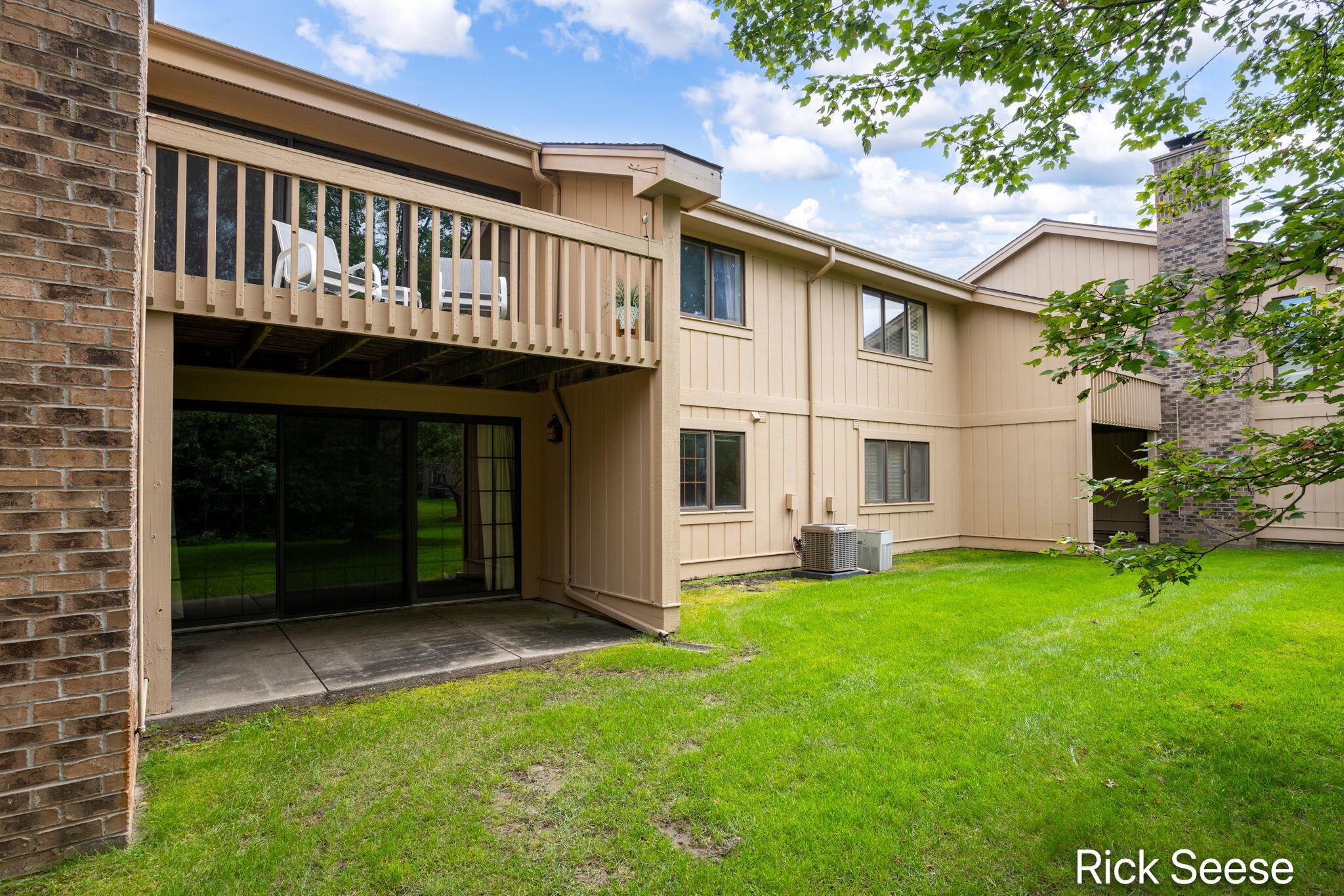 1379 Suncrest Drive NE Grand Rapids MI 49525