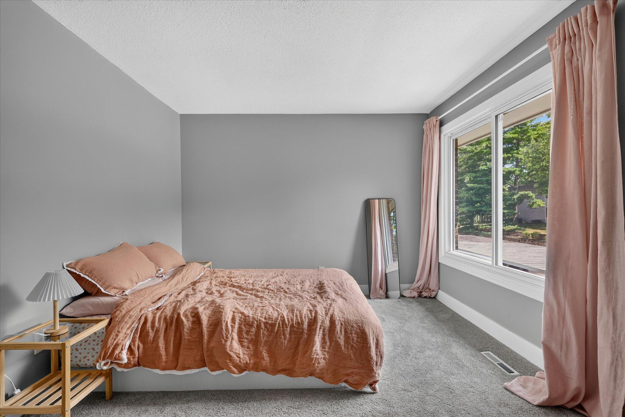 2437 Hampton Court SE Grand Rapids MI 49546