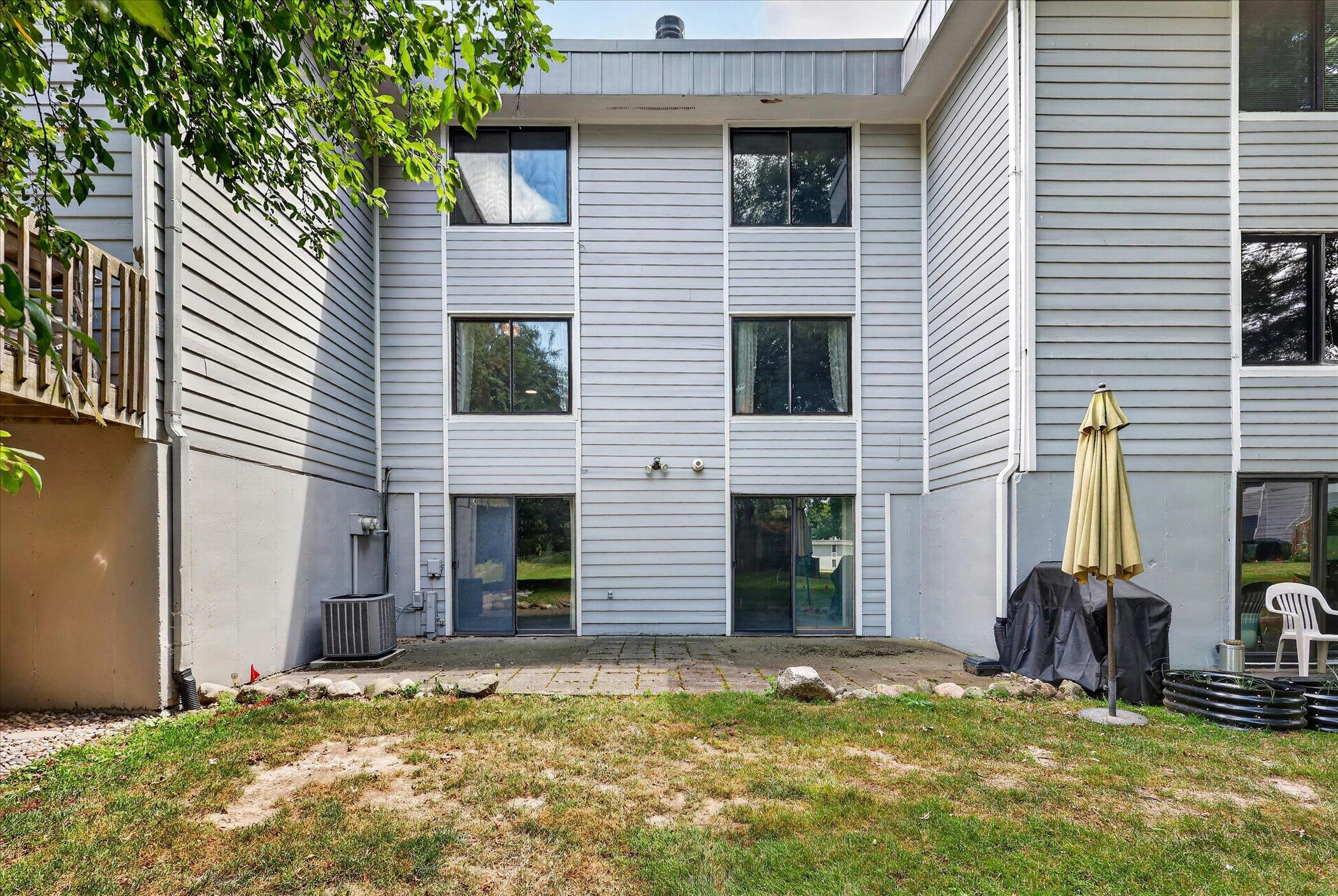 2437 Hampton Court SE Grand Rapids MI 49546