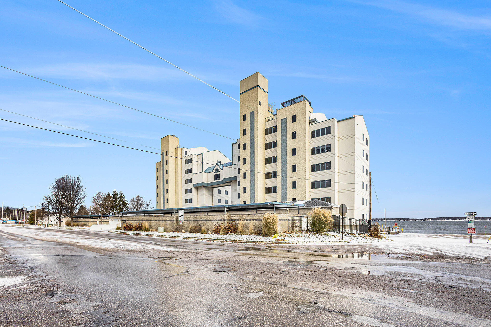 2964 Lakeshore Drive Muskegon MI 49441