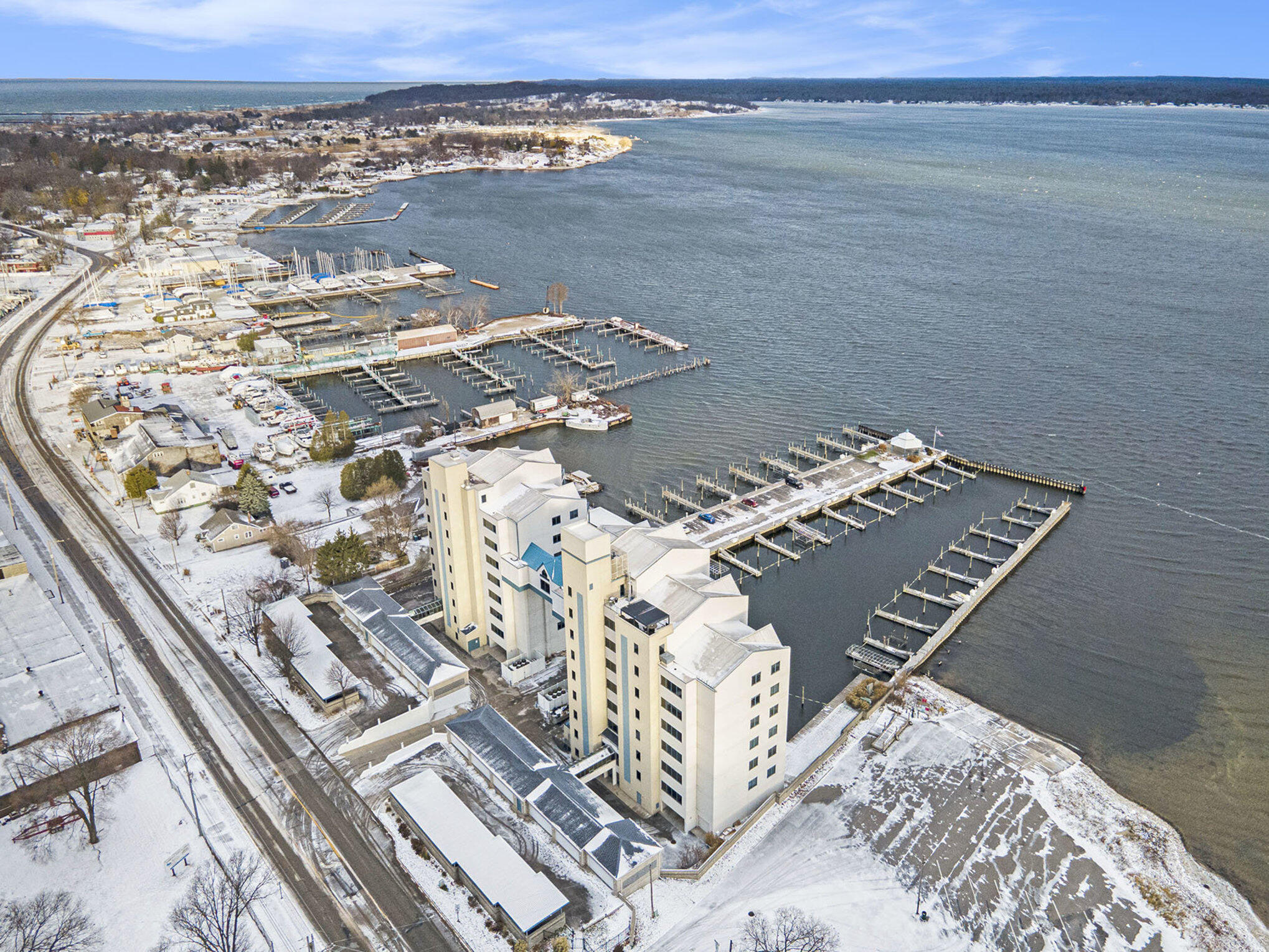 2964 Lakeshore Drive Muskegon MI 49441