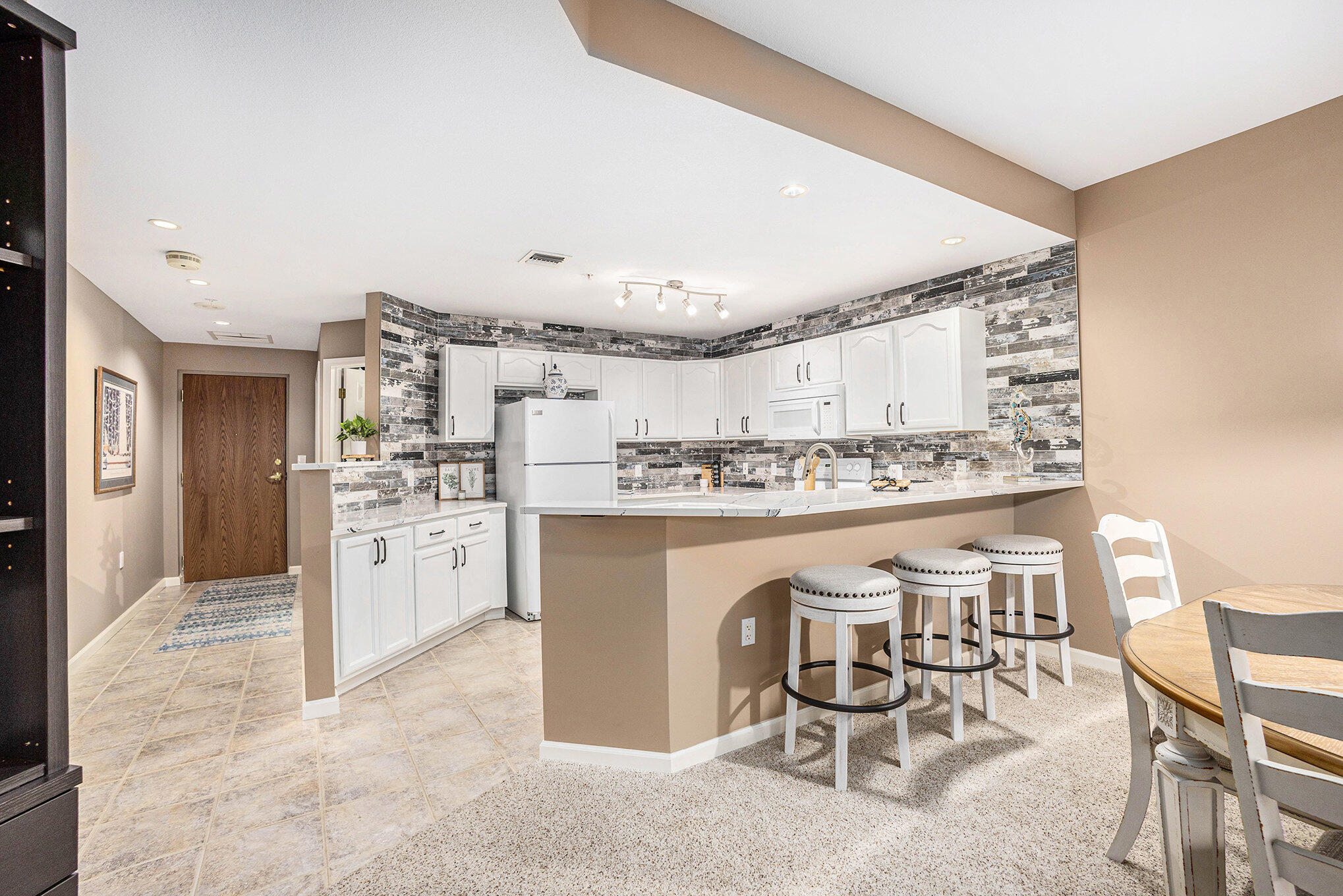 2964 Lakeshore Drive Muskegon MI 49441