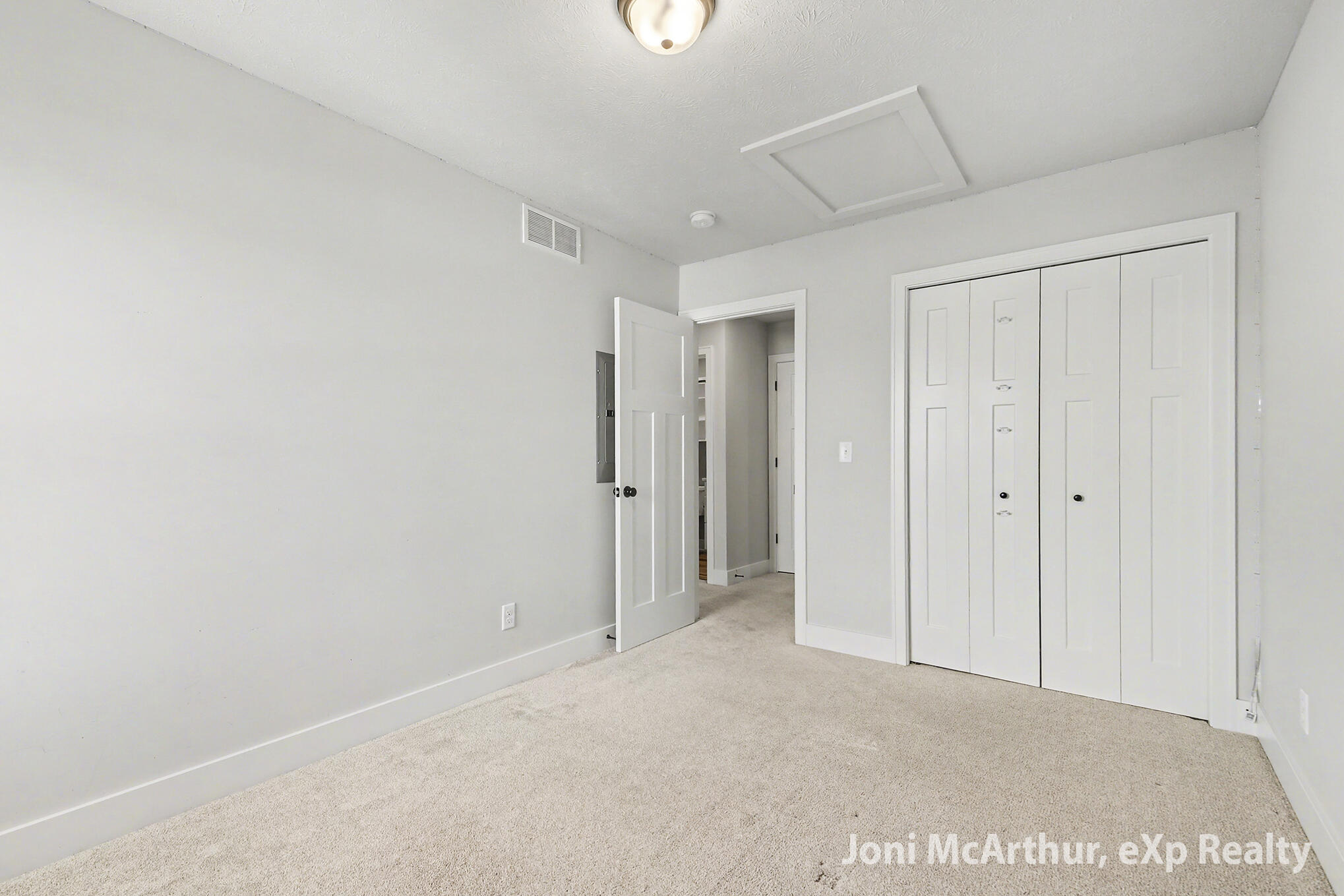 6652 S South Square Lane NE Rockford MI 49341