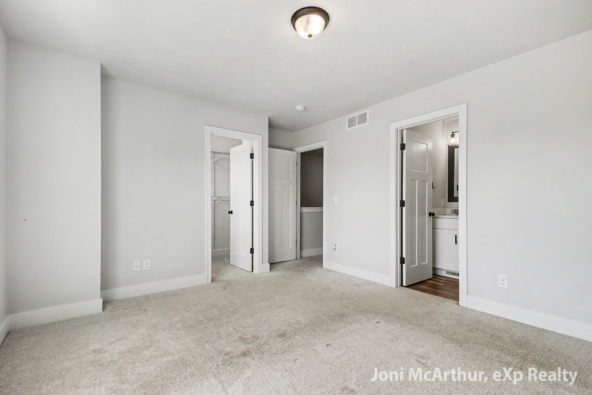 6652 S South Square Lane NE Rockford MI 49341
