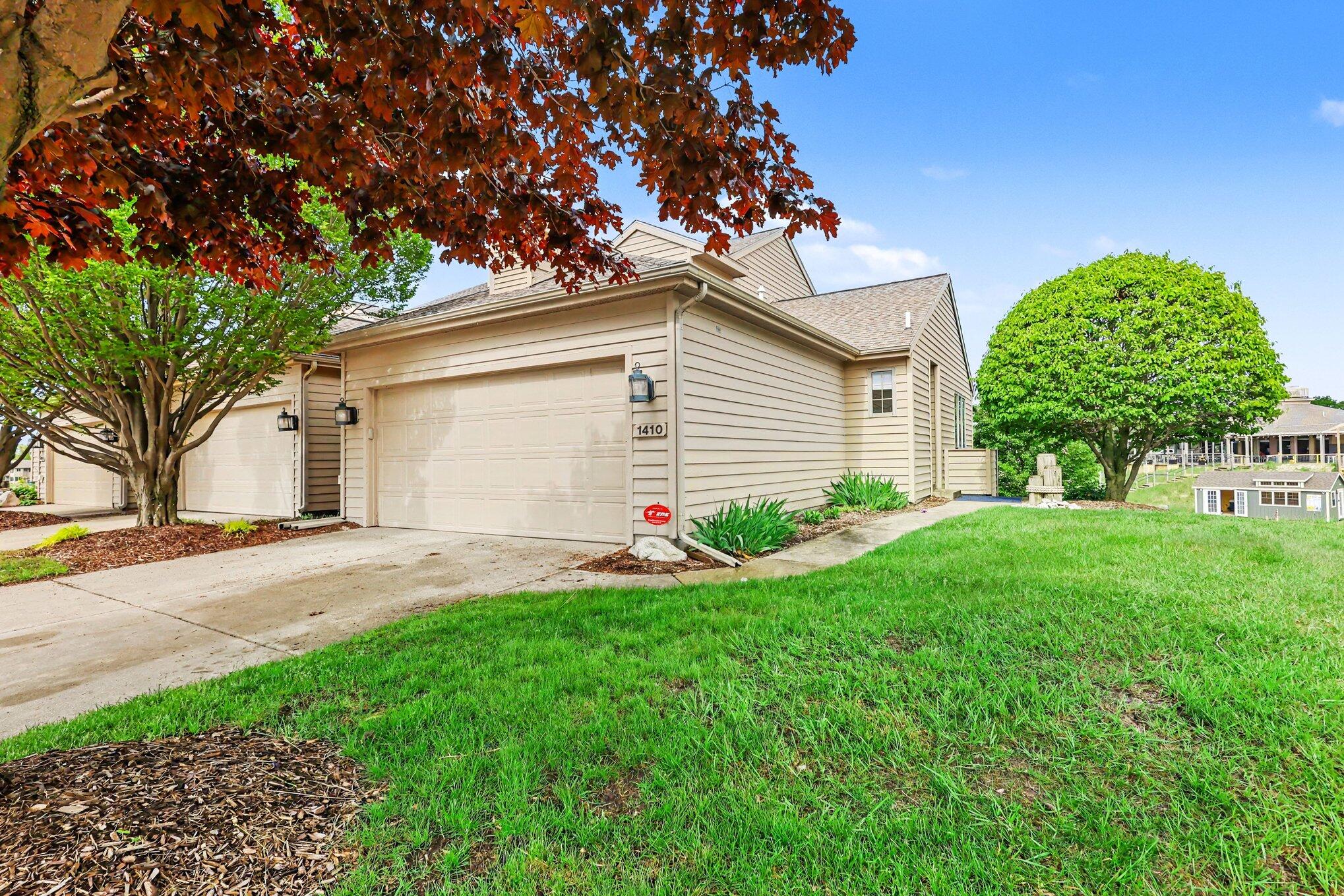 1410 E Harbour Towne Circle Muskegon MI 49441