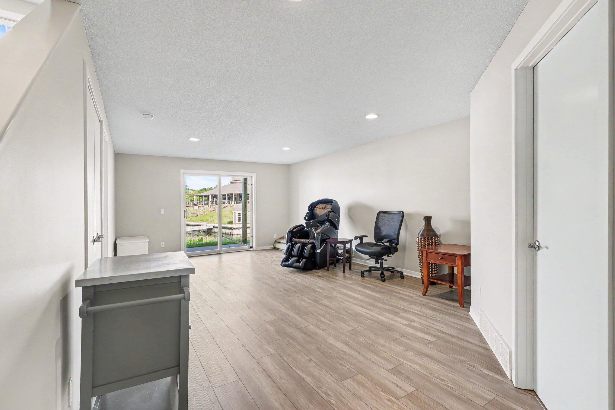 1410 E Harbour Towne Circle Muskegon MI 49441