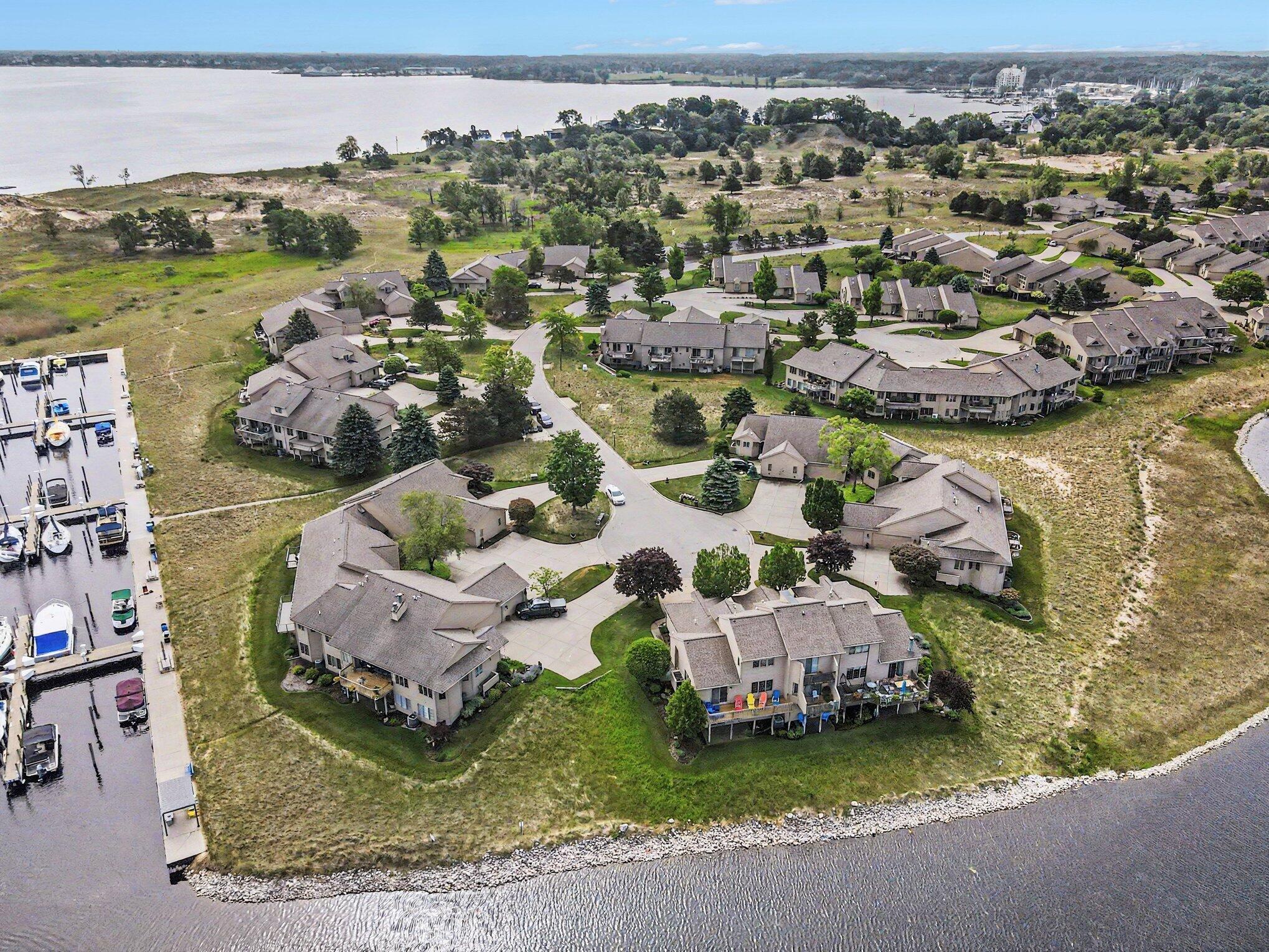 1410 E Harbour Towne Circle Muskegon MI 49441