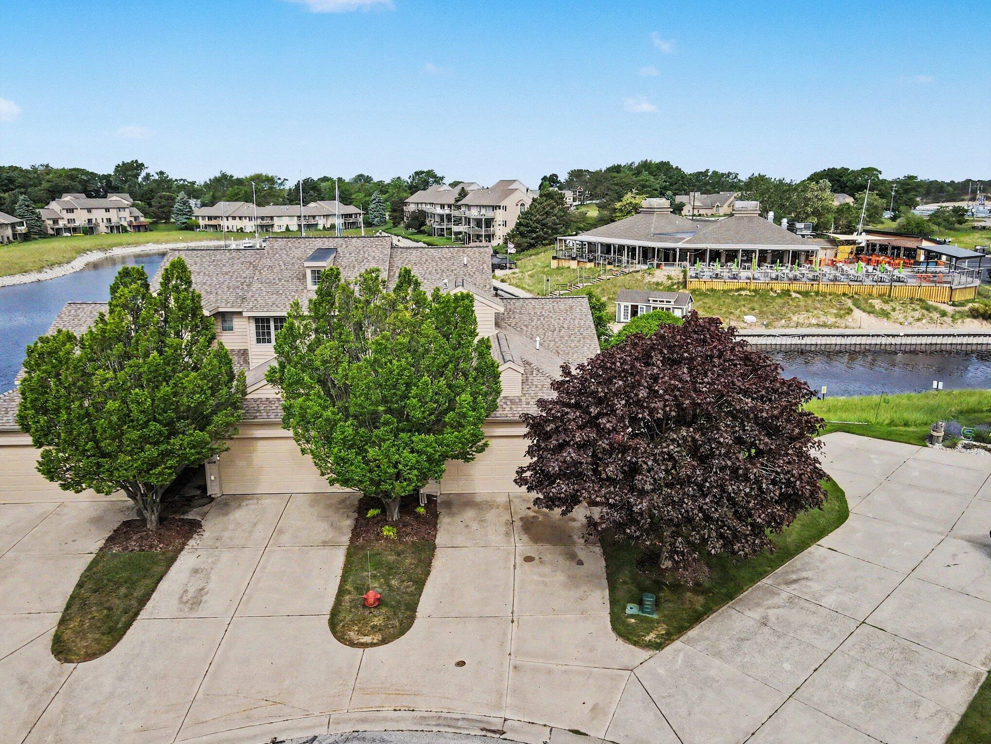 1410 E Harbour Towne Circle Muskegon MI 49441