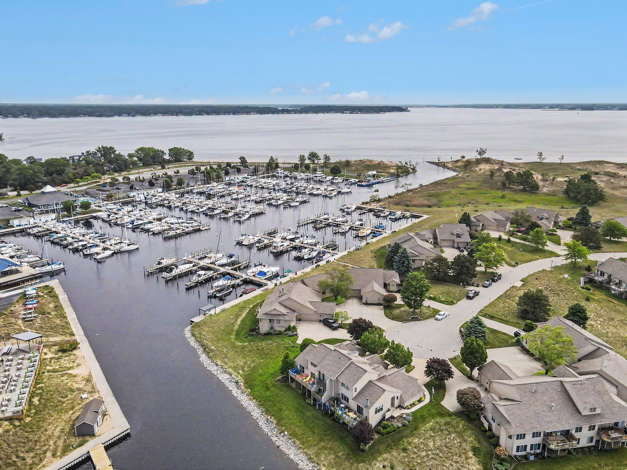 1410 E Harbour Towne Circle Muskegon MI 49441
