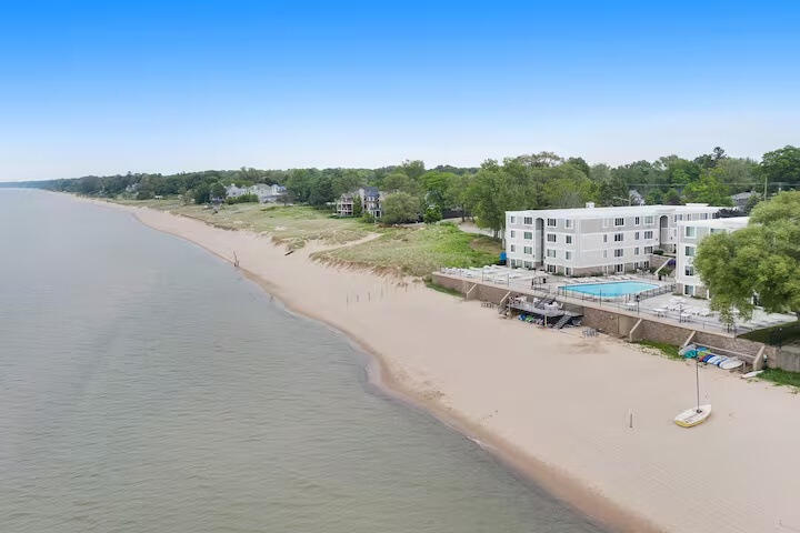 225 North Shore Drive South Haven MI 49090