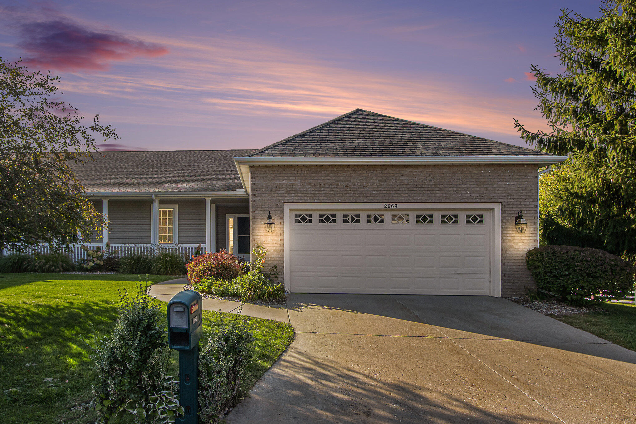 2669 Hunters Bluff Kalamazoo MI 49048