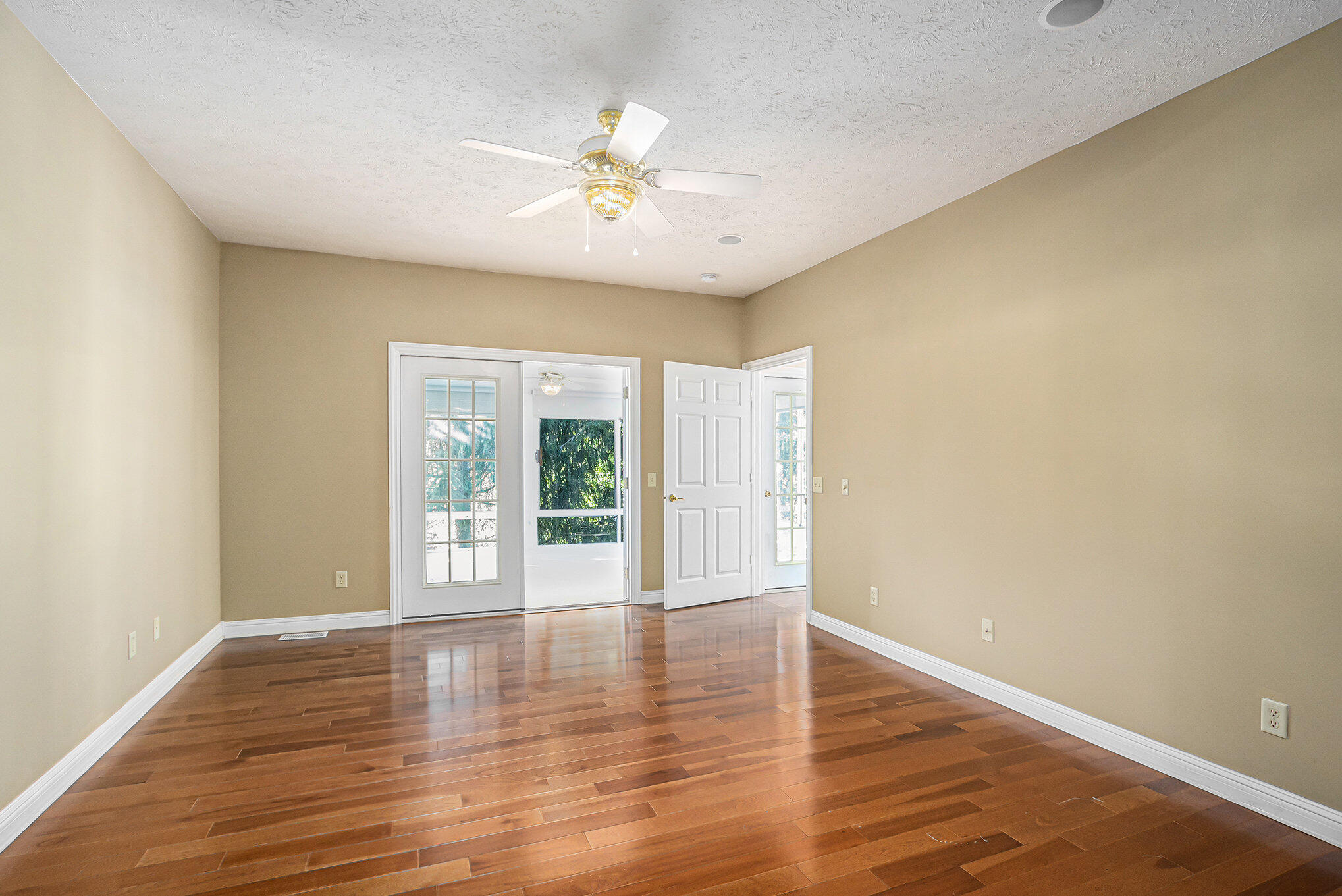 2669 Hunters Bluff Kalamazoo MI 49048